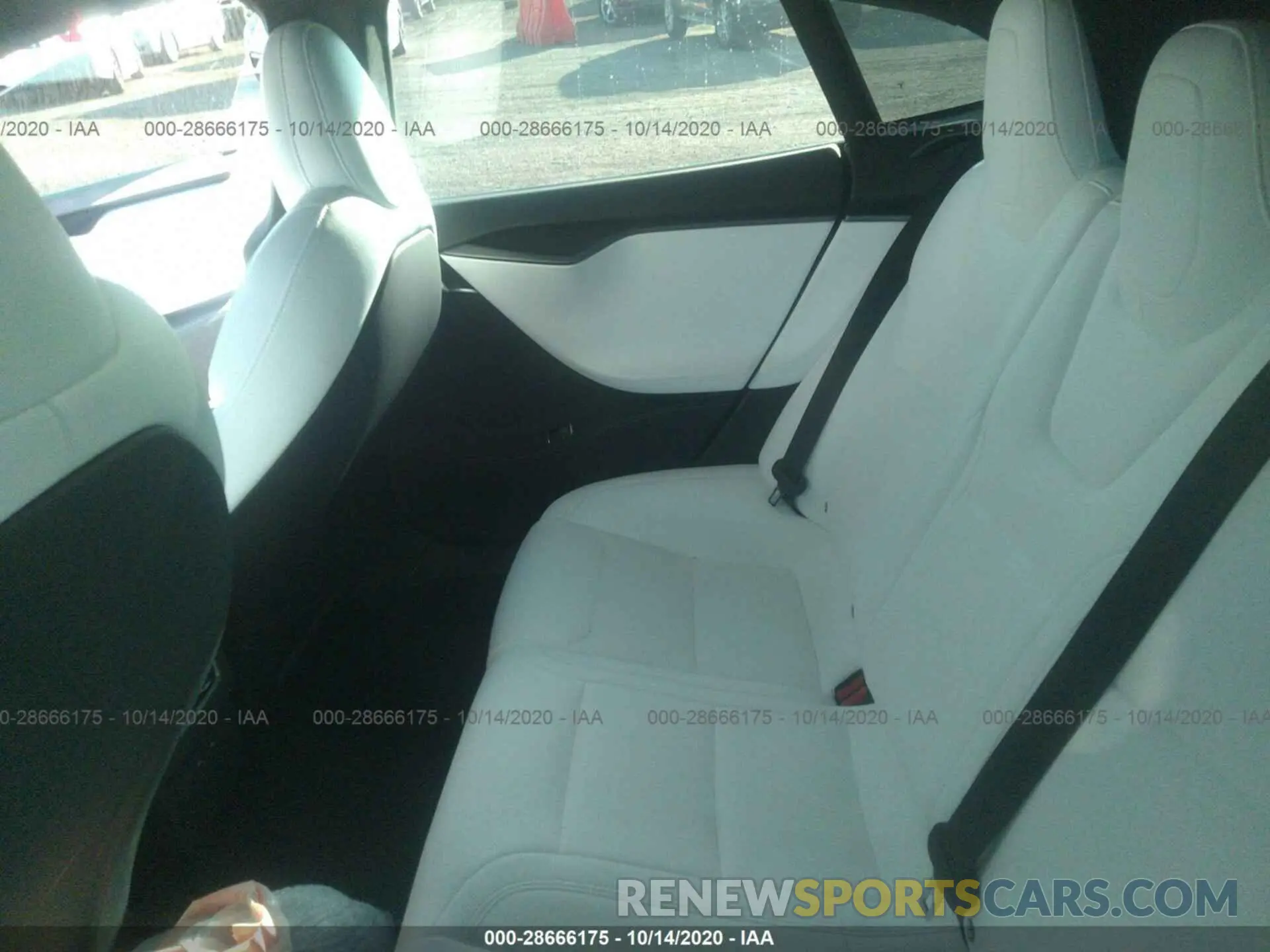 8 fotografías del automóvil dañado 5YJSA1E21LF365315 TESLA MODEL S 2020