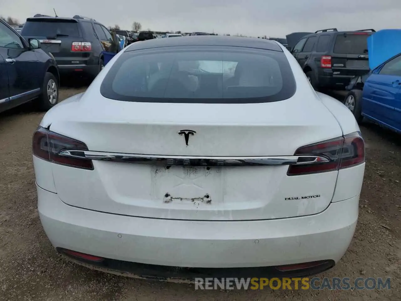6 fotografías del automóvil dañado 5YJSA1E22LF403053 TESLA MODEL S 2020