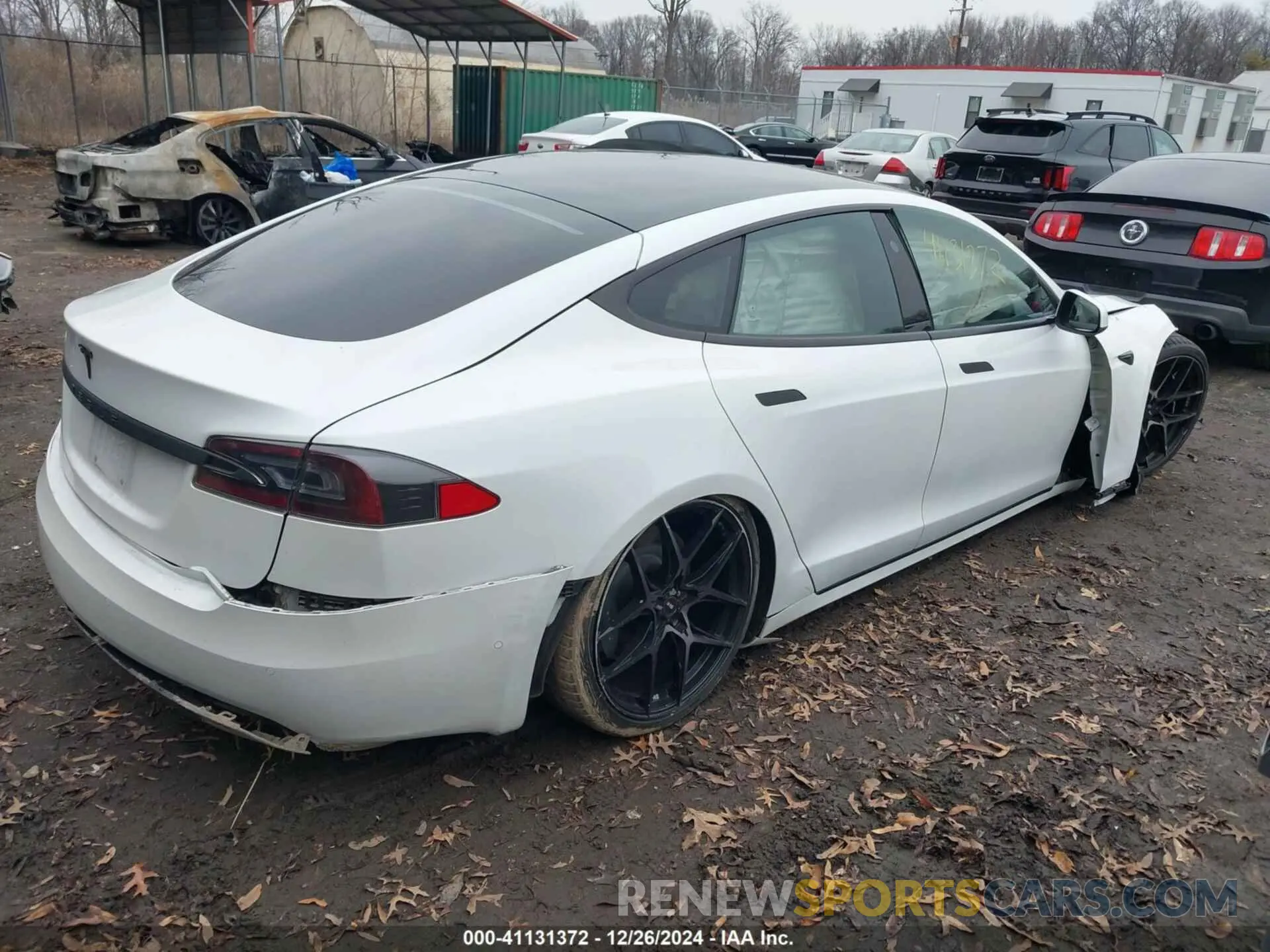 4 fotografías del automóvil dañado 5YJSA1E23LF389065 TESLA MODEL S 2020