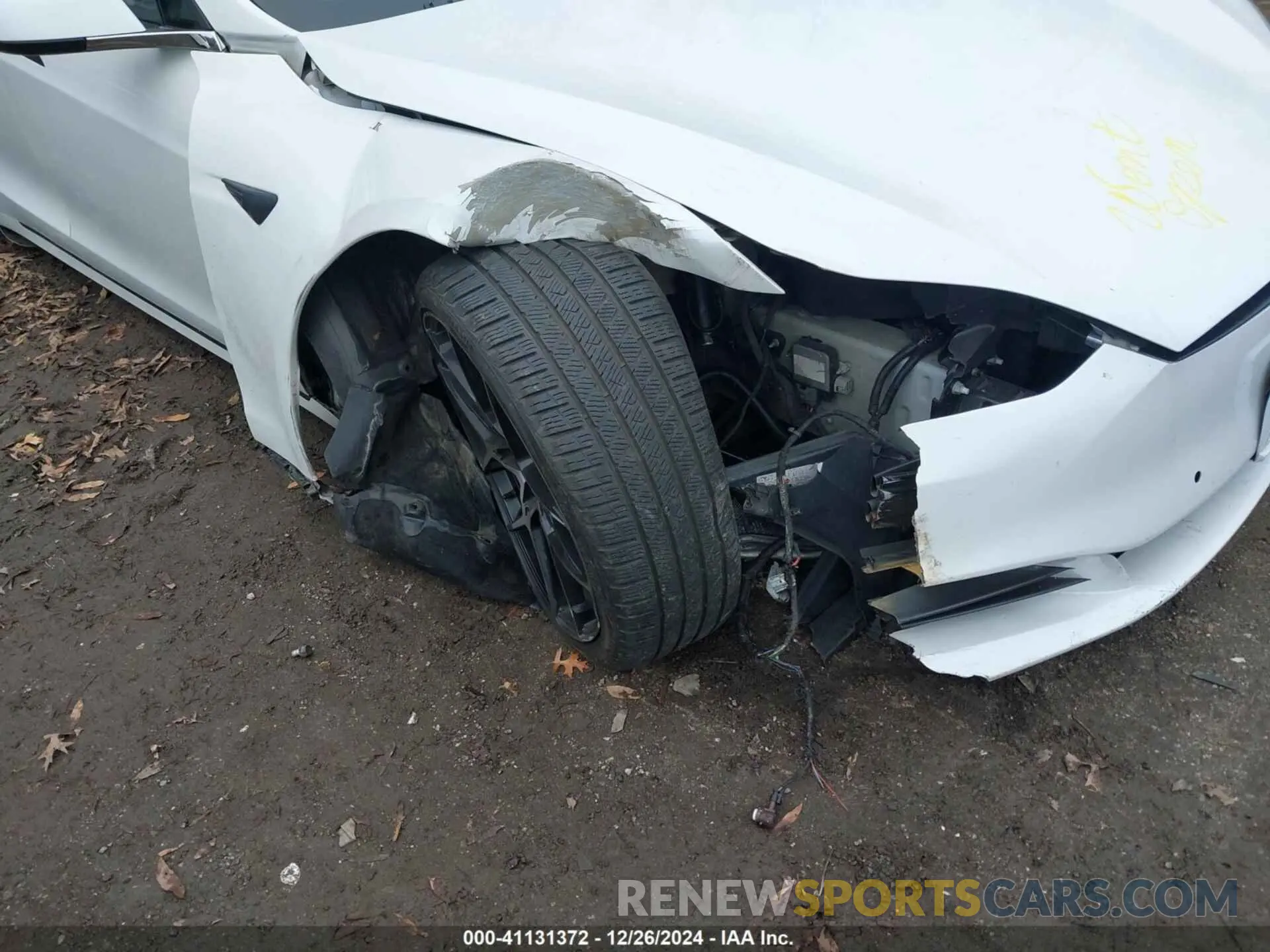 6 fotografías del automóvil dañado 5YJSA1E23LF389065 TESLA MODEL S 2020
