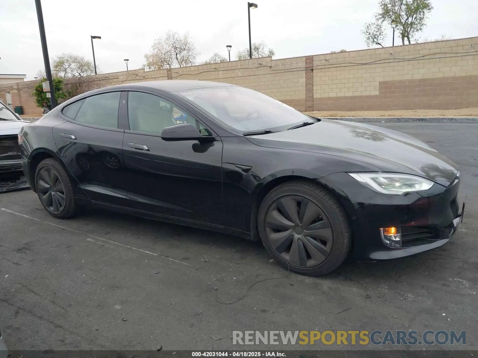 14 fotografías del automóvil dañado 5YJSA1E23LF390913 TESLA MODEL S 2020