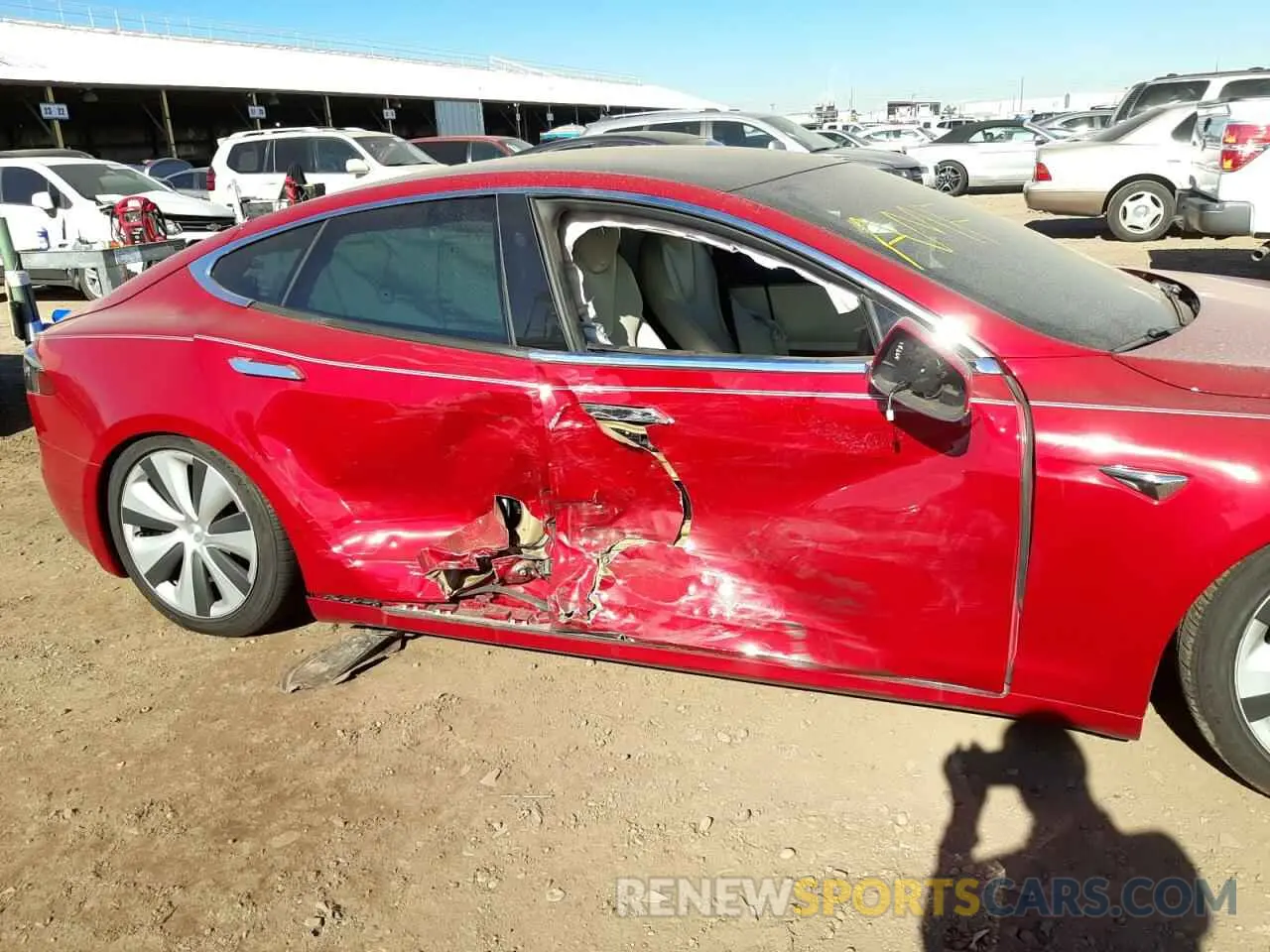9 fotografías del automóvil dañado 5YJSA1E23LF401148 TESLA MODEL S 2020