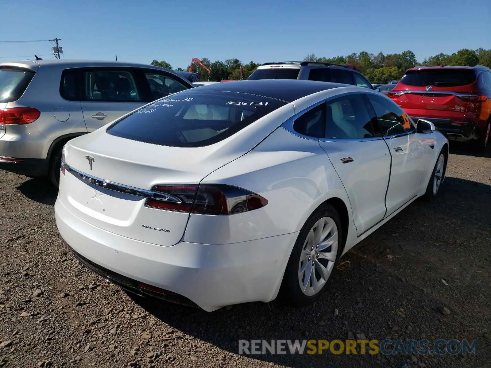 4 fotografías del automóvil dañado 5YJSA1E24LF356737 TESLA MODEL S 2020