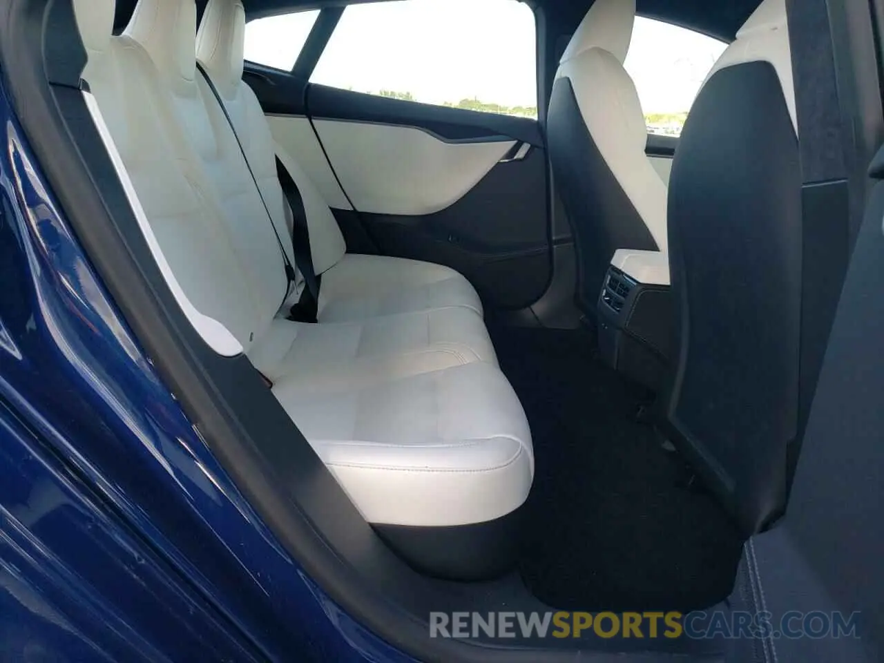 6 fotografías del automóvil dañado 5YJSA1E24LF363915 TESLA MODEL S 2020