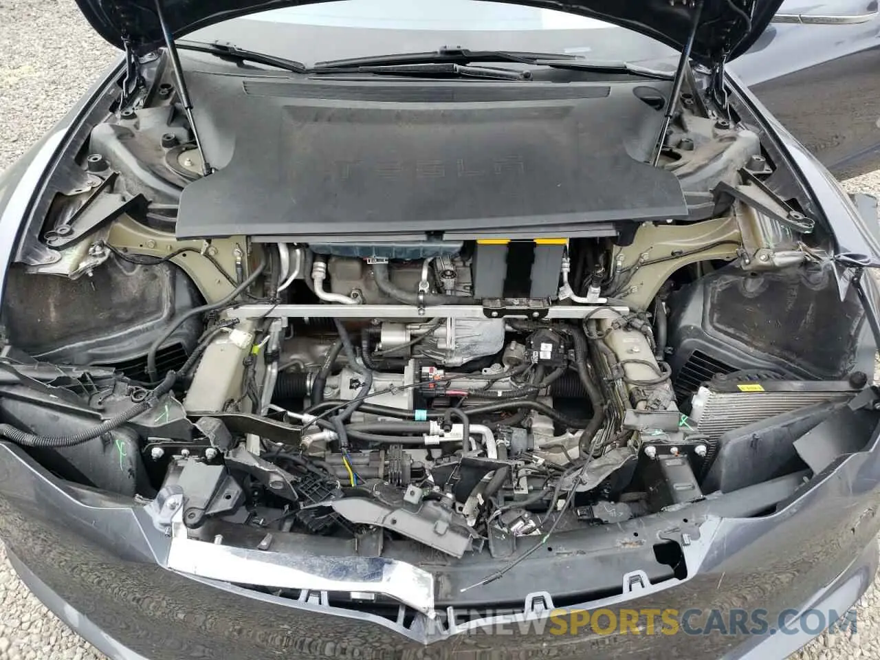 11 fotografías del automóvil dañado 5YJSA1E24LF399748 TESLA MODEL S 2020