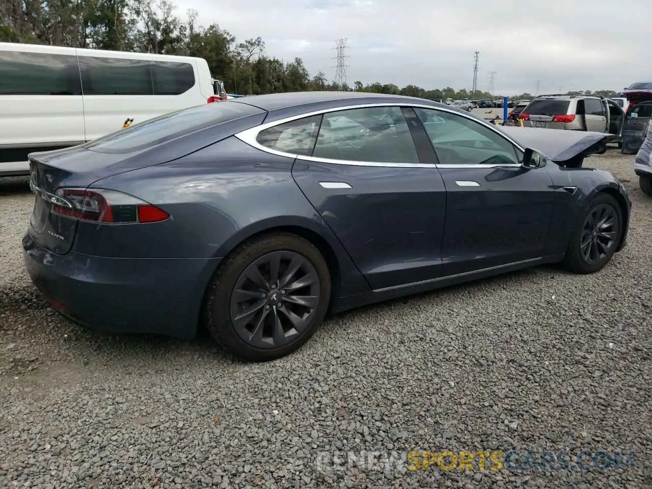 3 fotografías del automóvil dañado 5YJSA1E24LF399748 TESLA MODEL S 2020