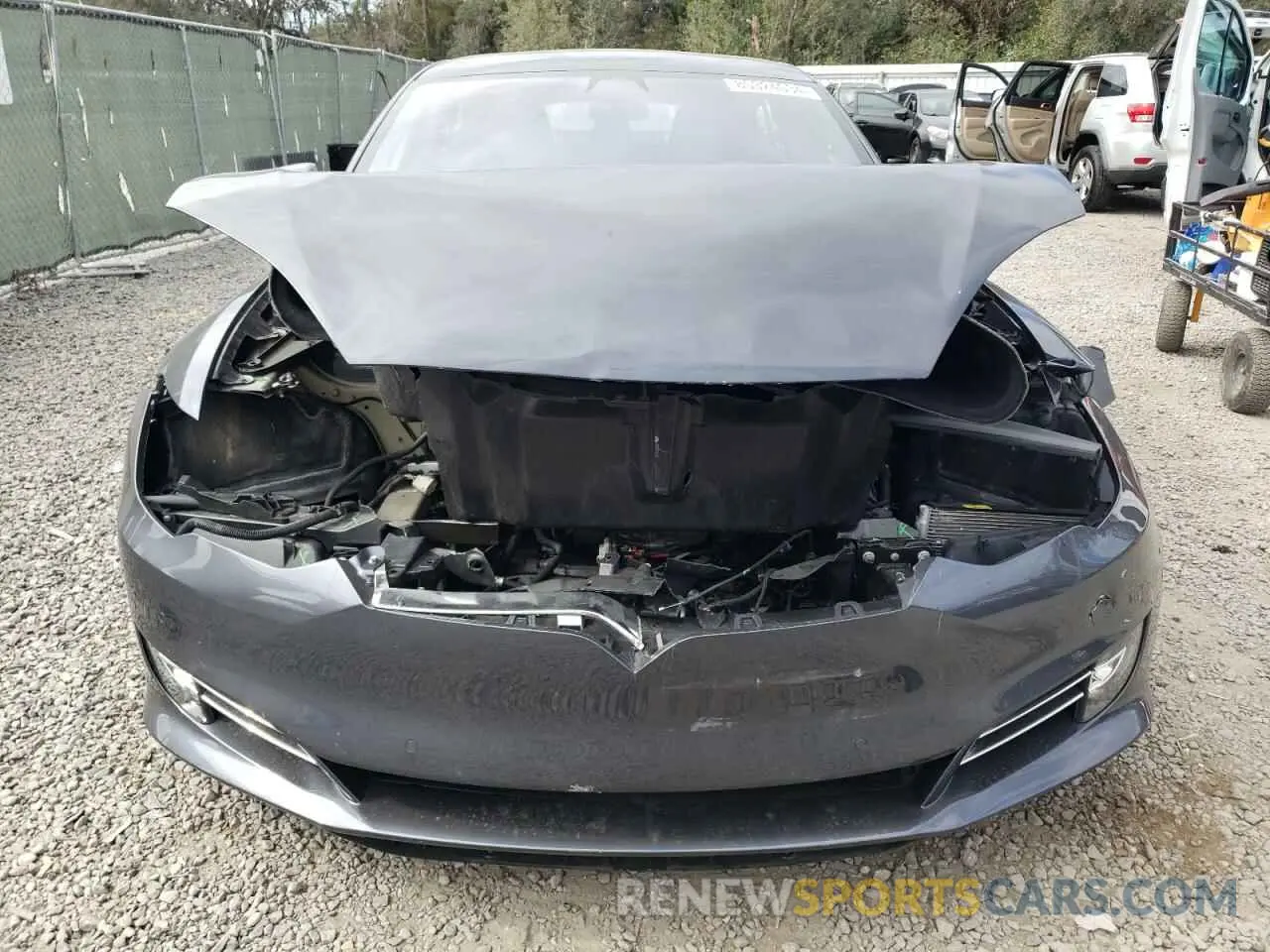 5 fotografías del automóvil dañado 5YJSA1E24LF399748 TESLA MODEL S 2020