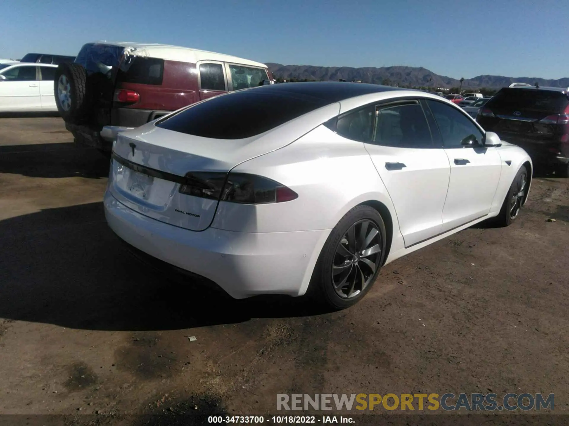 4 fotografías del automóvil dañado 5YJSA1E24LF402065 TESLA MODEL S 2020