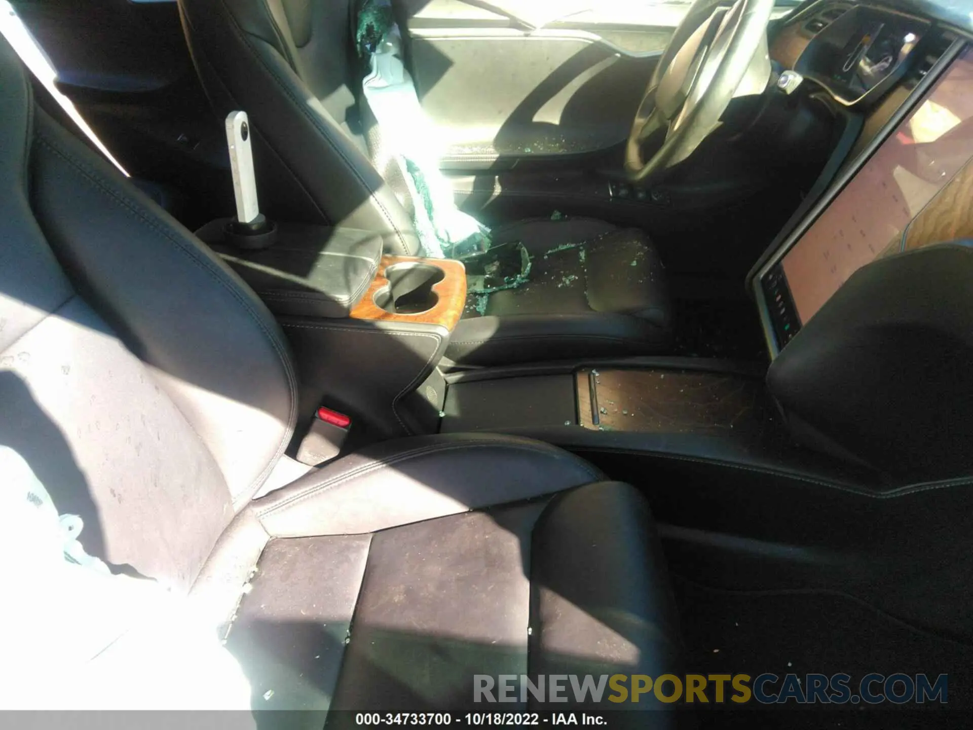 5 fotografías del automóvil dañado 5YJSA1E24LF402065 TESLA MODEL S 2020