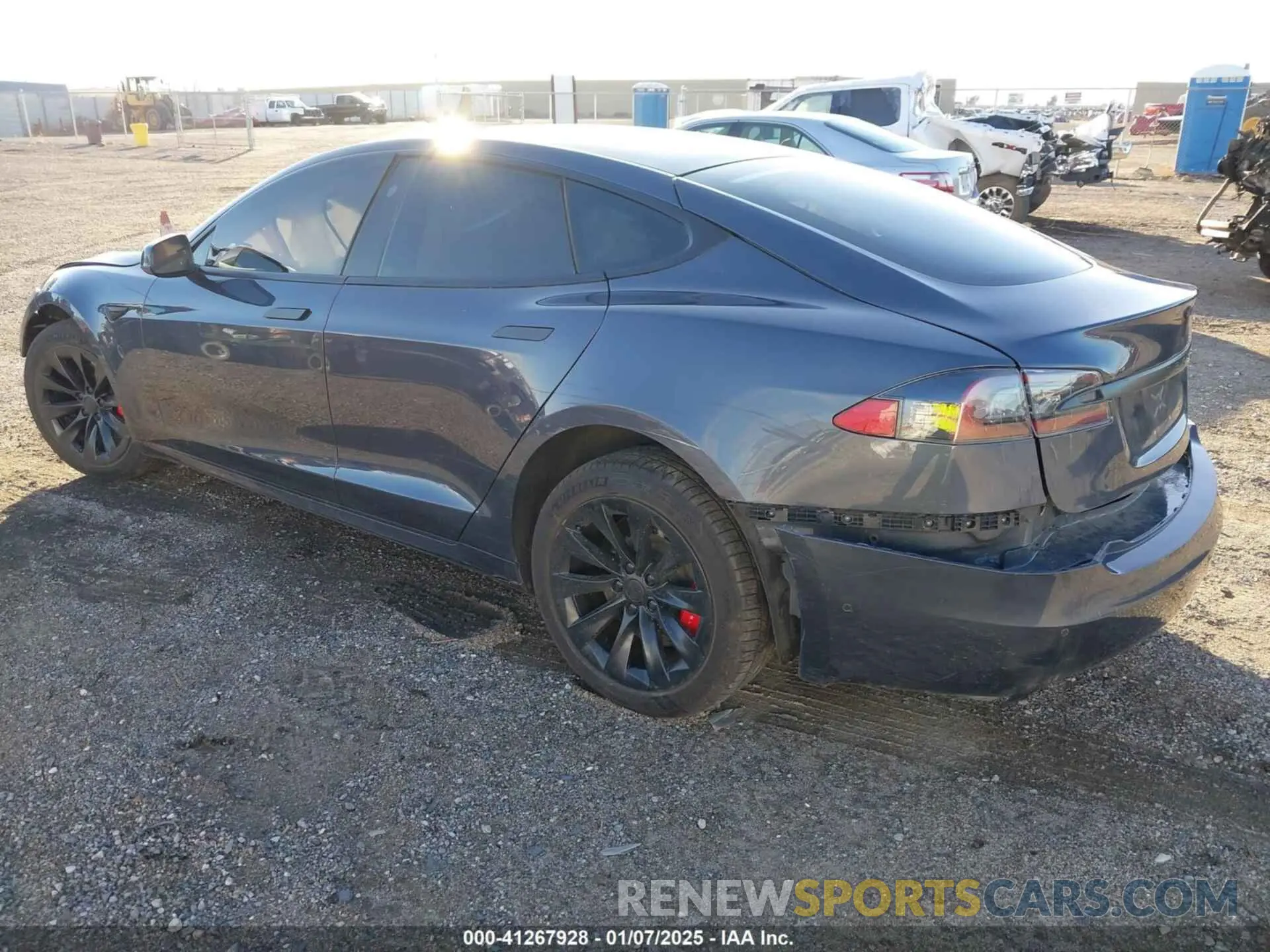 3 fotografías del automóvil dañado 5YJSA1E26LF355573 TESLA MODEL S 2020