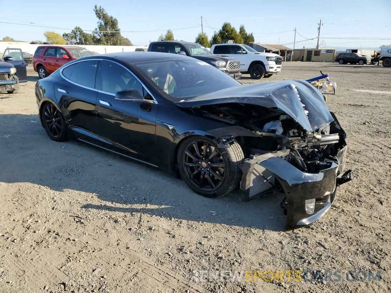 4 fotografías del automóvil dañado 5YJSA1E26LF399749 TESLA MODEL S 2020