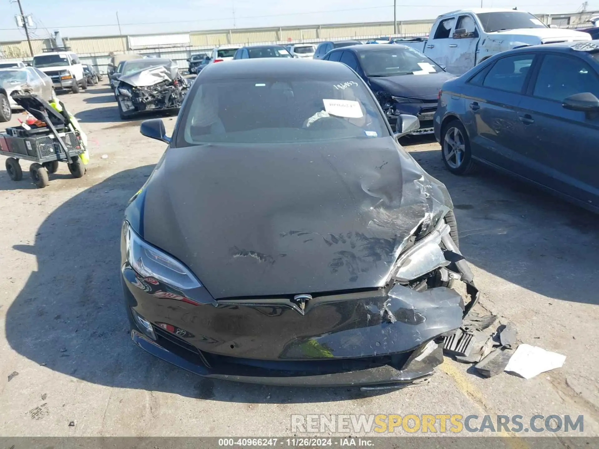 11 fotografías del automóvil dañado 5YJSA1E28LF414851 TESLA MODEL S 2020