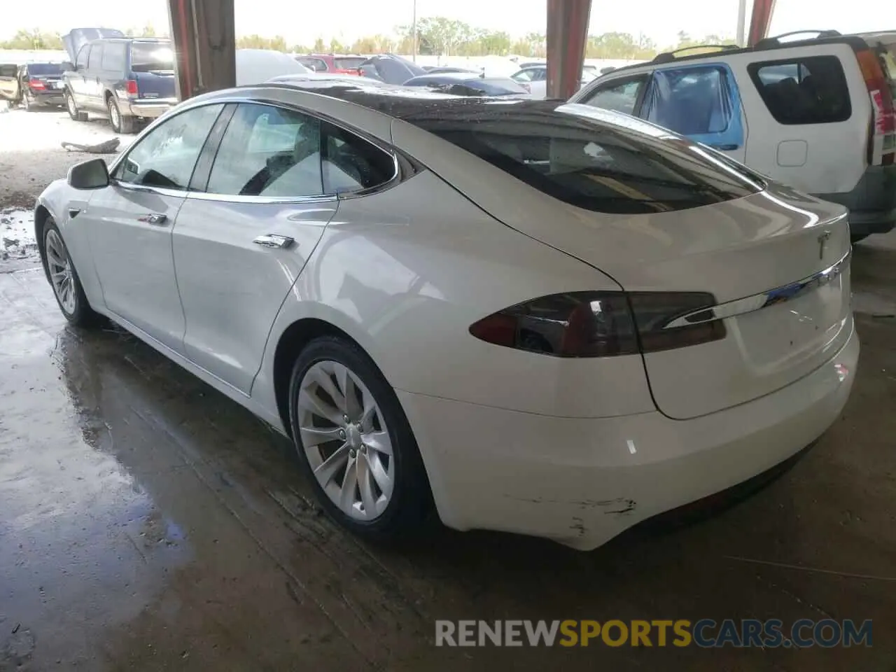 3 fotografías del automóvil dañado 5YJSA1E29LF363165 TESLA MODEL S 2020