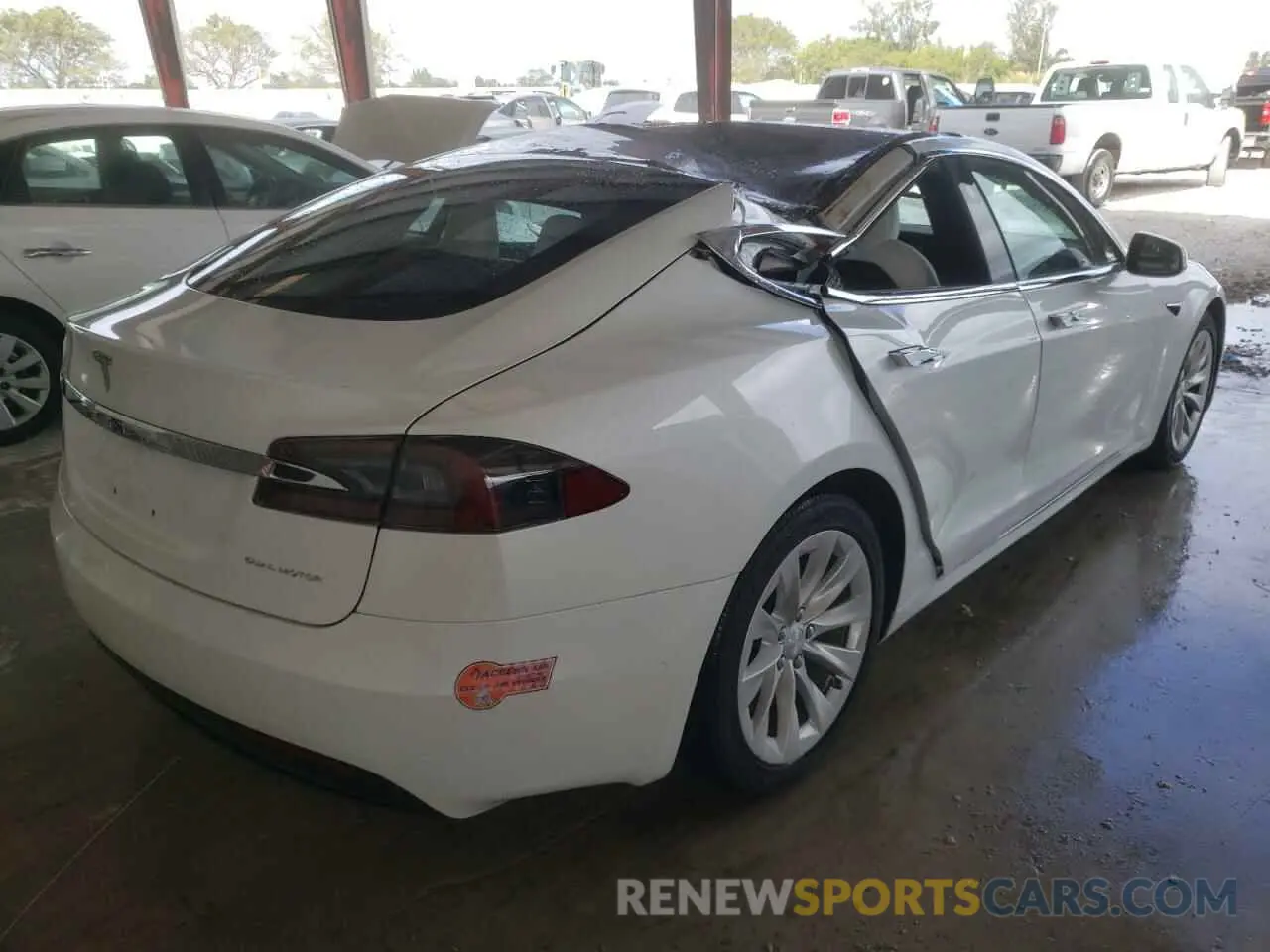 4 fotografías del automóvil dañado 5YJSA1E29LF363165 TESLA MODEL S 2020