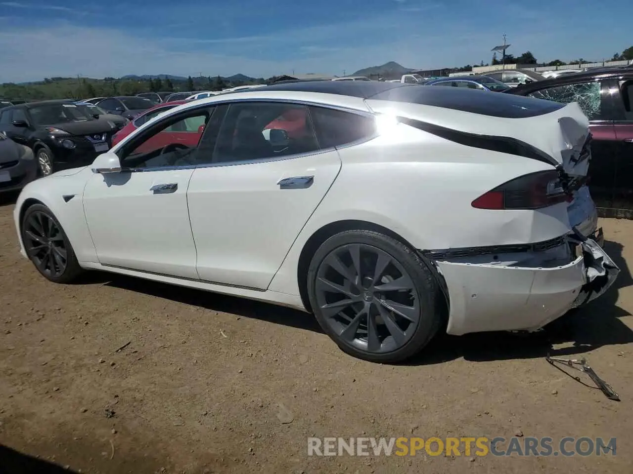 2 fotografías del automóvil dañado 5YJSA1E29LF365241 TESLA MODEL S 2020