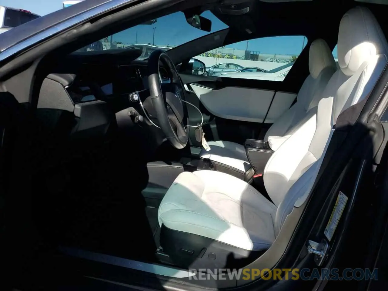 7 fotografías del automóvil dañado 5YJSA1E29LF366969 TESLA MODEL S 2020