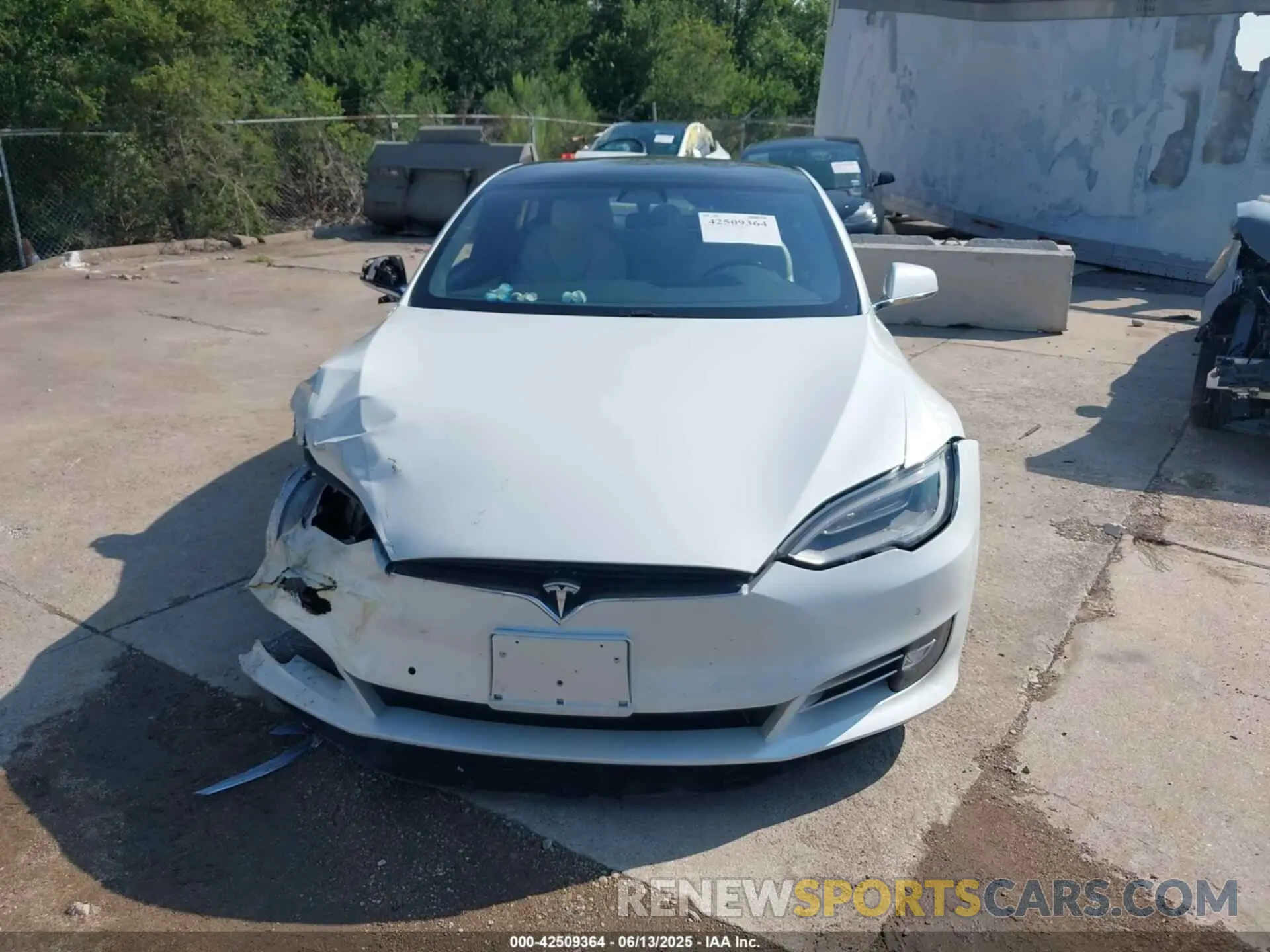11 fotografías del automóvil dañado 5YJSA1E29LF389023 TESLA MODEL S 2020