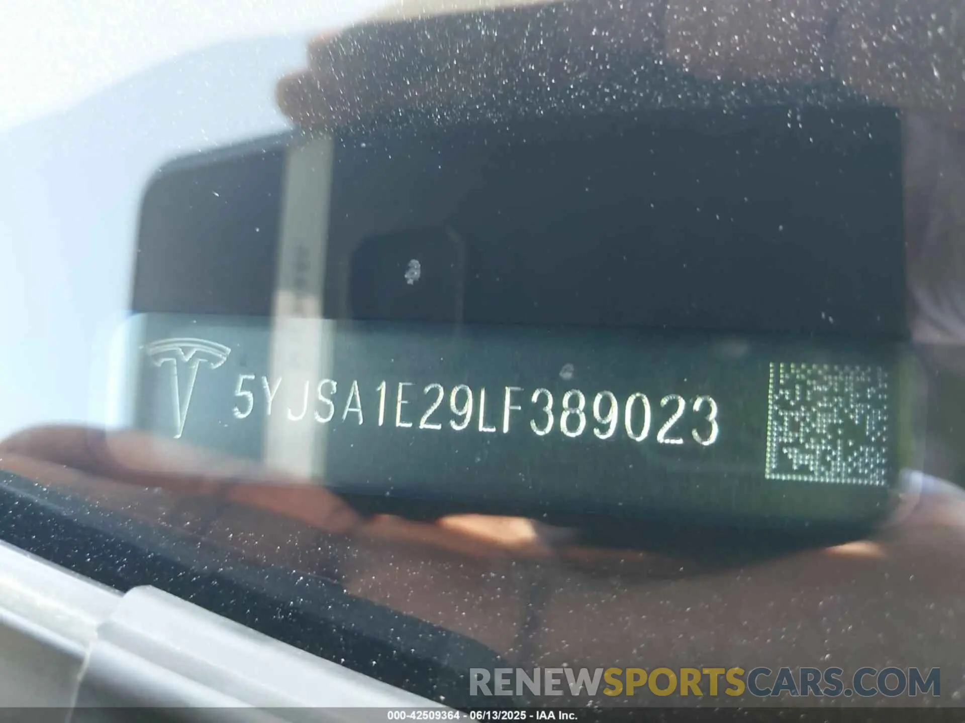 9 fotografías del automóvil dañado 5YJSA1E29LF389023 TESLA MODEL S 2020