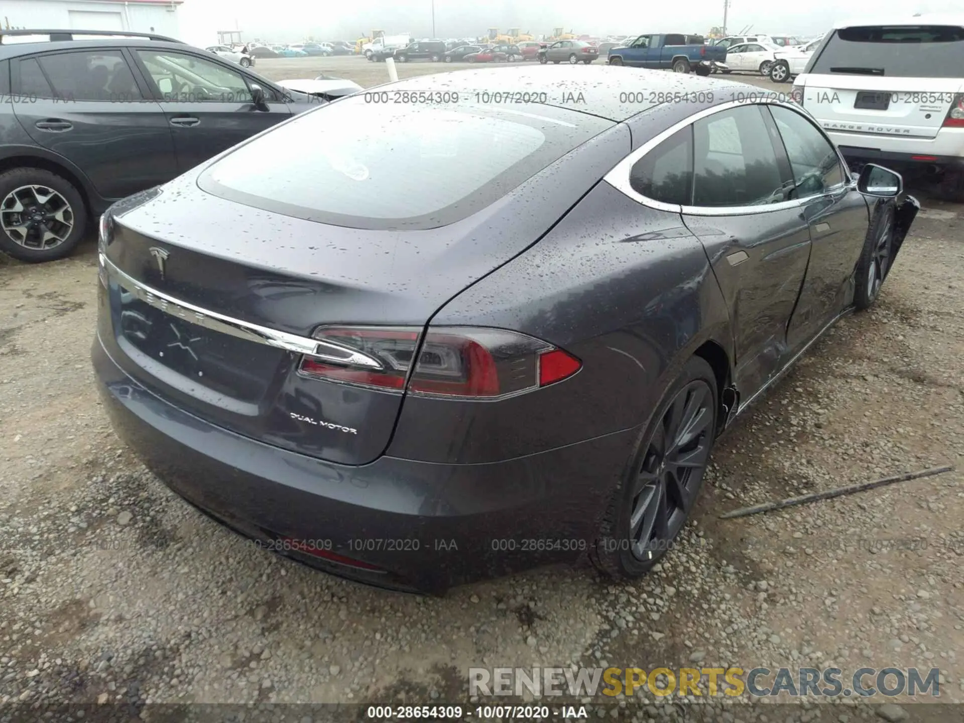 4 fotografías del automóvil dañado 5YJSA1E29LF411327 TESLA MODEL S 2020