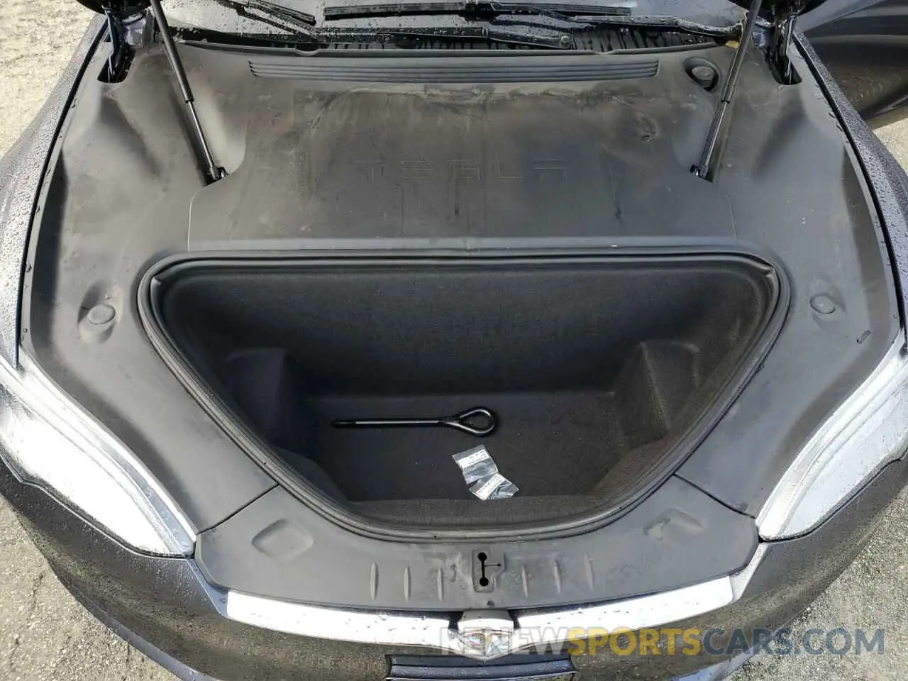 11 fotografías del automóvil dañado 5YJSA1E2XLF413121 TESLA MODEL S 2020