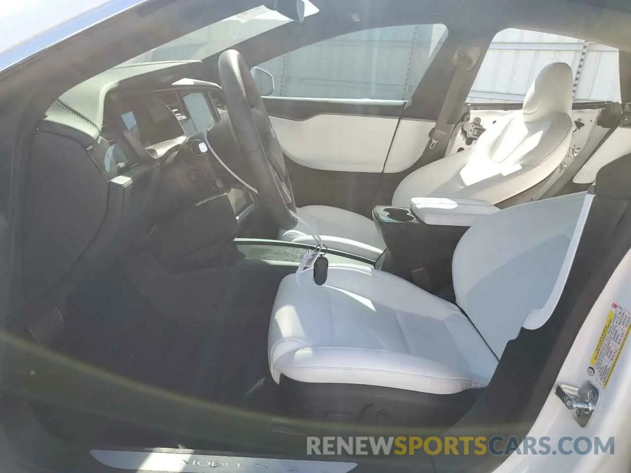 7 fotografías del automóvil dañado 5YJSA1E2XLF415645 TESLA MODEL S 2020