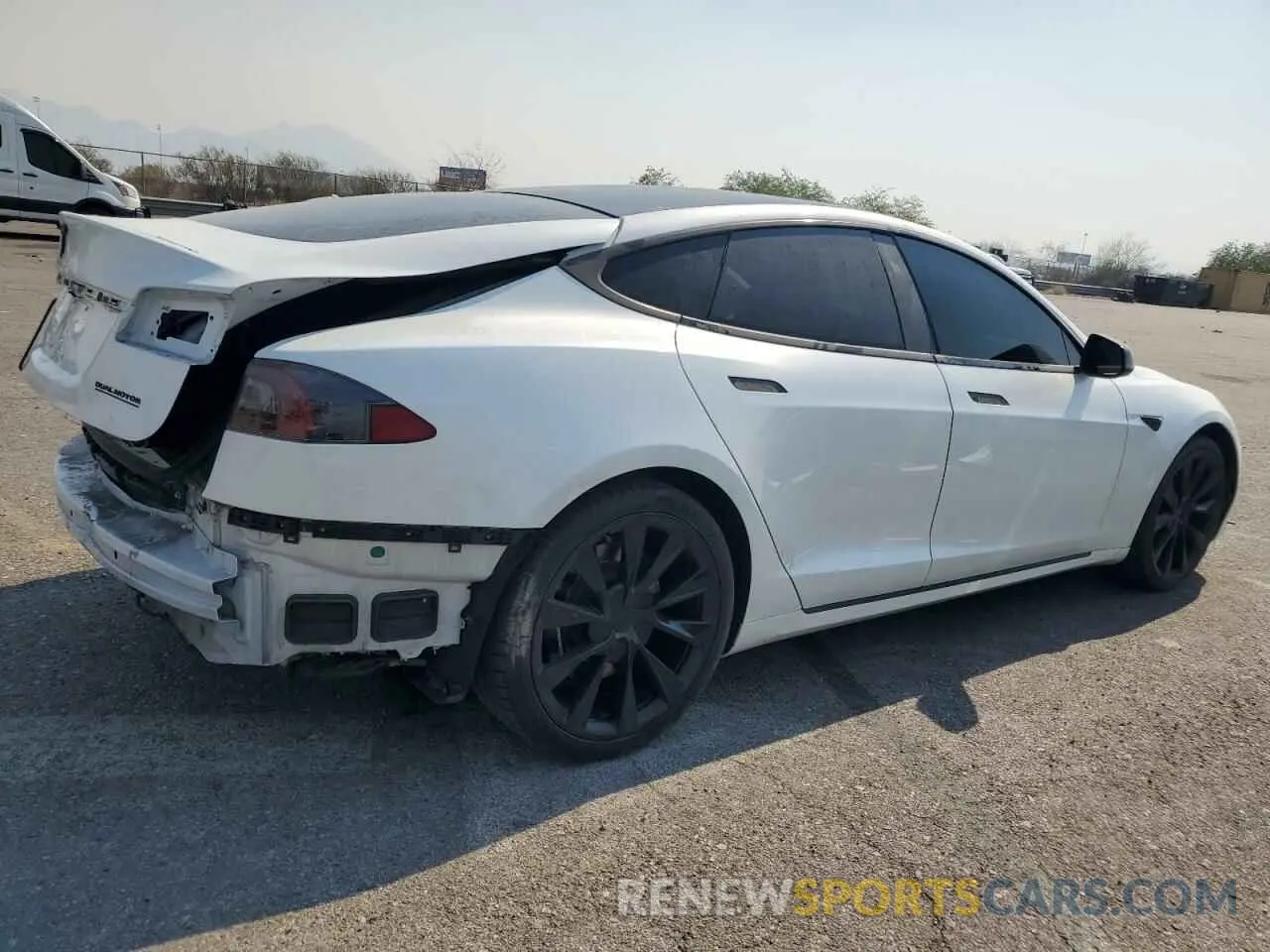 3 fotografías del automóvil dañado 5YJSA1E42LF379600 TESLA MODEL S 2020