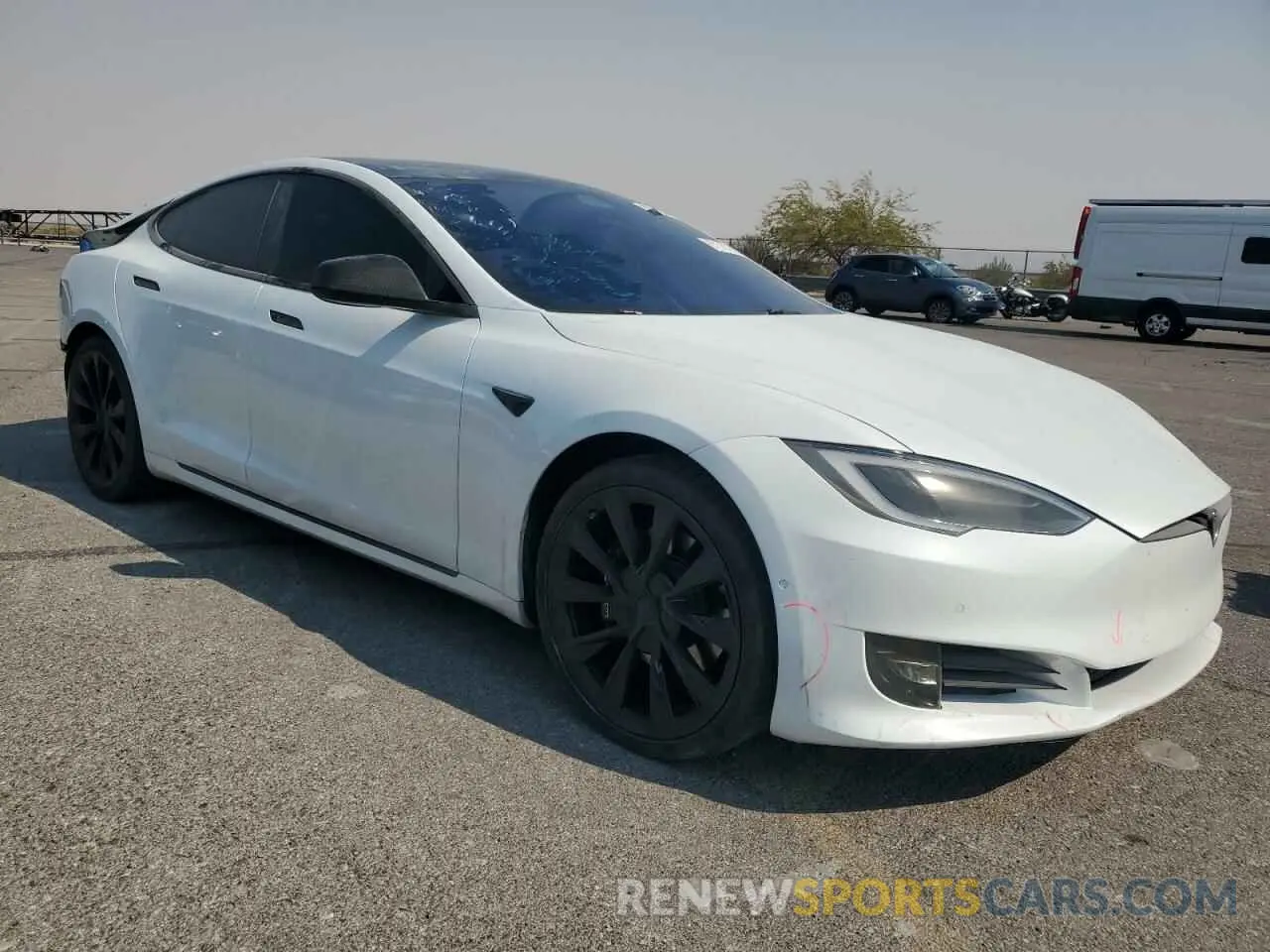 4 fotografías del automóvil dañado 5YJSA1E42LF379600 TESLA MODEL S 2020