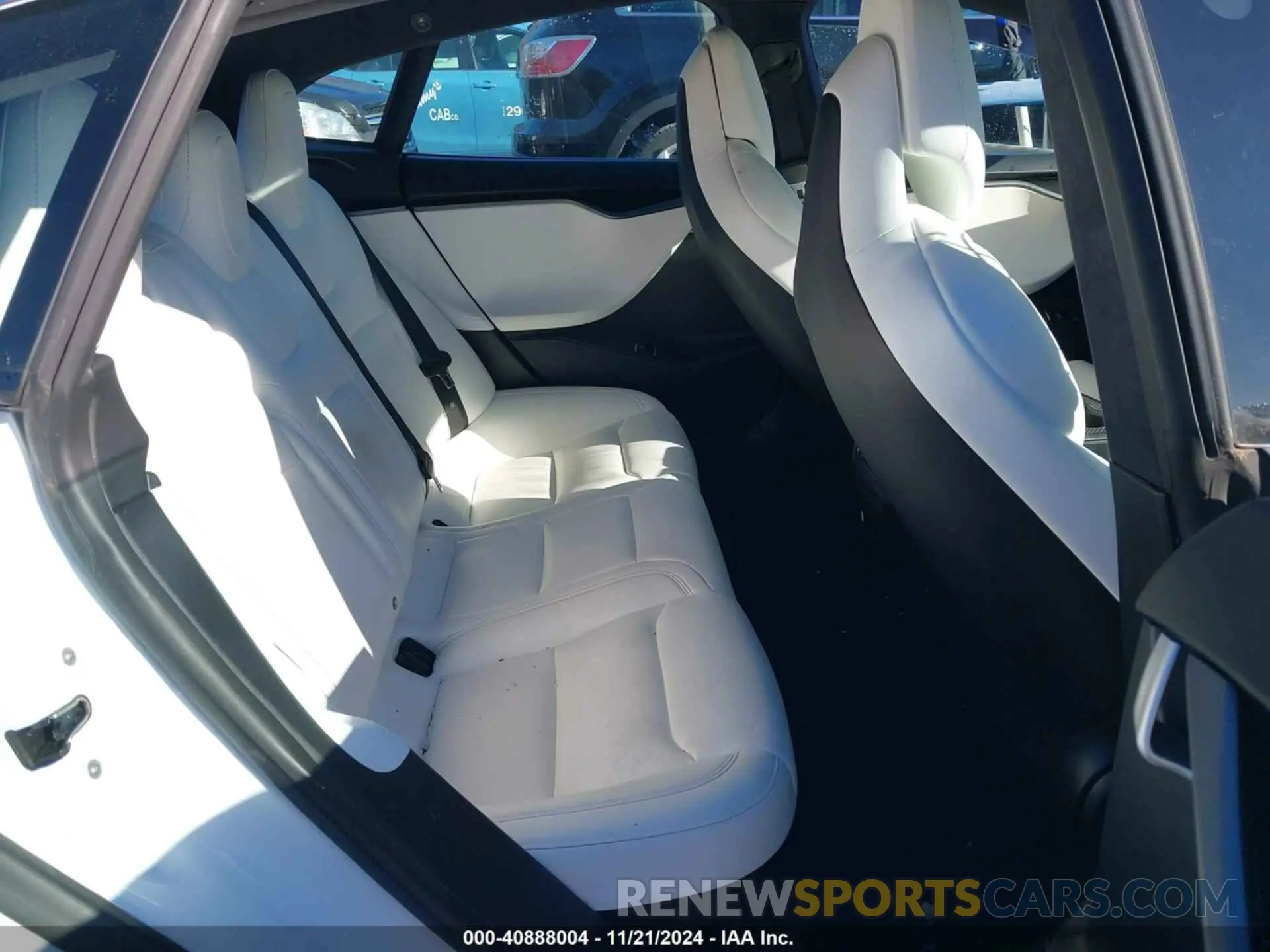 8 fotografías del automóvil dañado 5YJSA1E43LF355354 TESLA MODEL S 2020