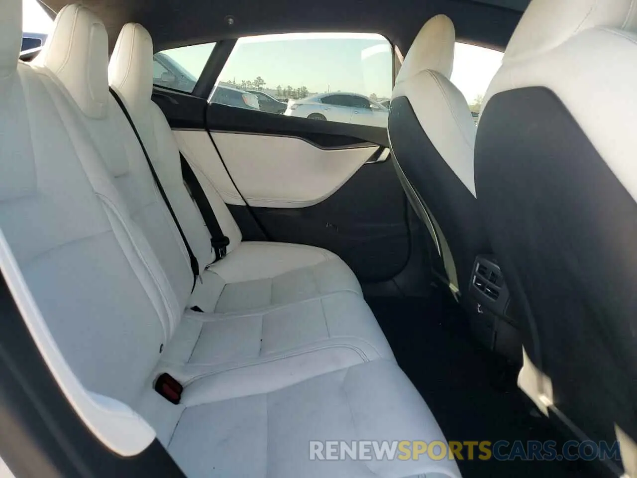 10 fotografías del automóvil dañado 5YJSA1E44LF364189 TESLA MODEL S 2020