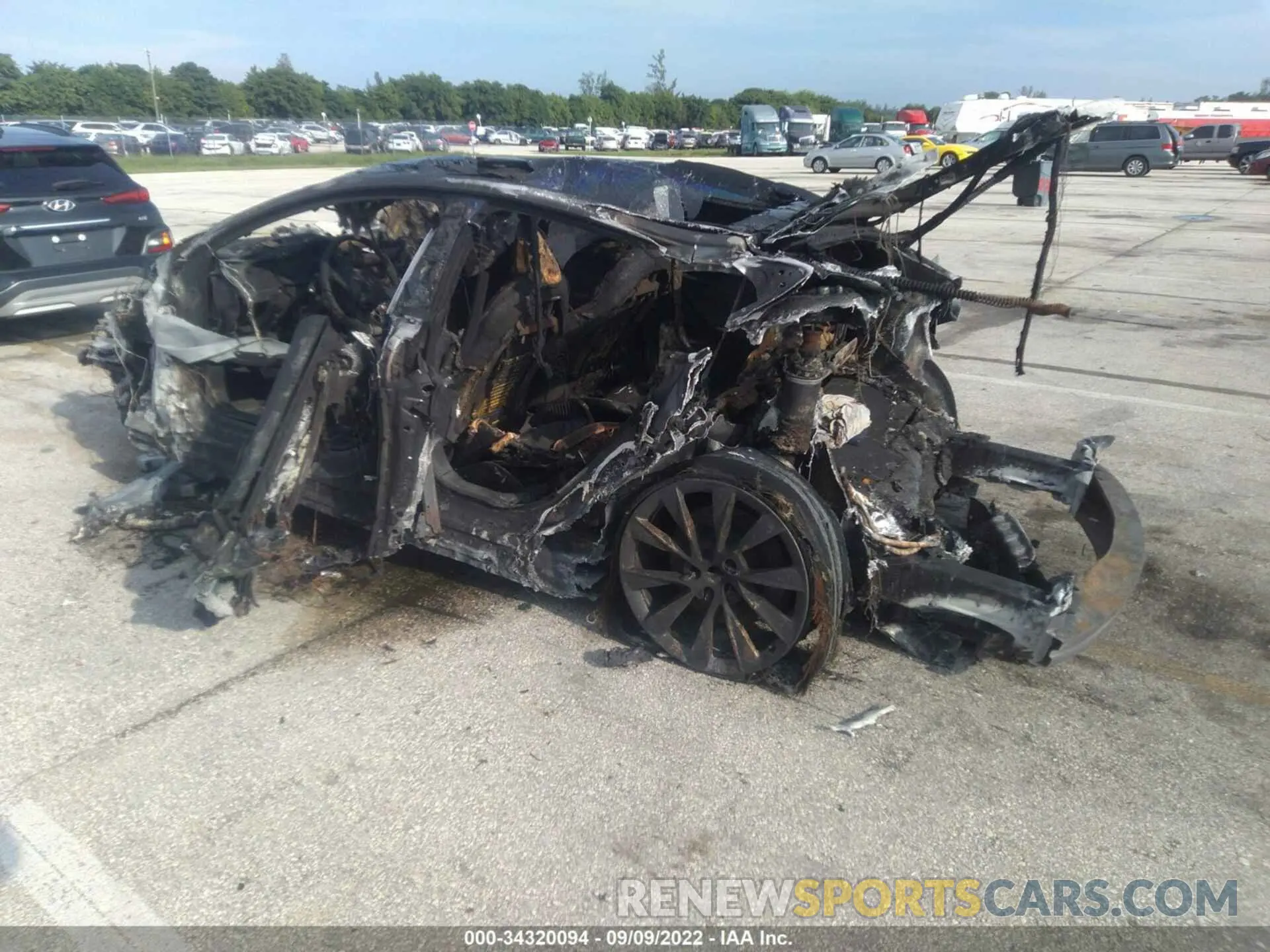 3 fotografías del automóvil dañado 5YJSA1E46LF400397 TESLA MODEL S 2020