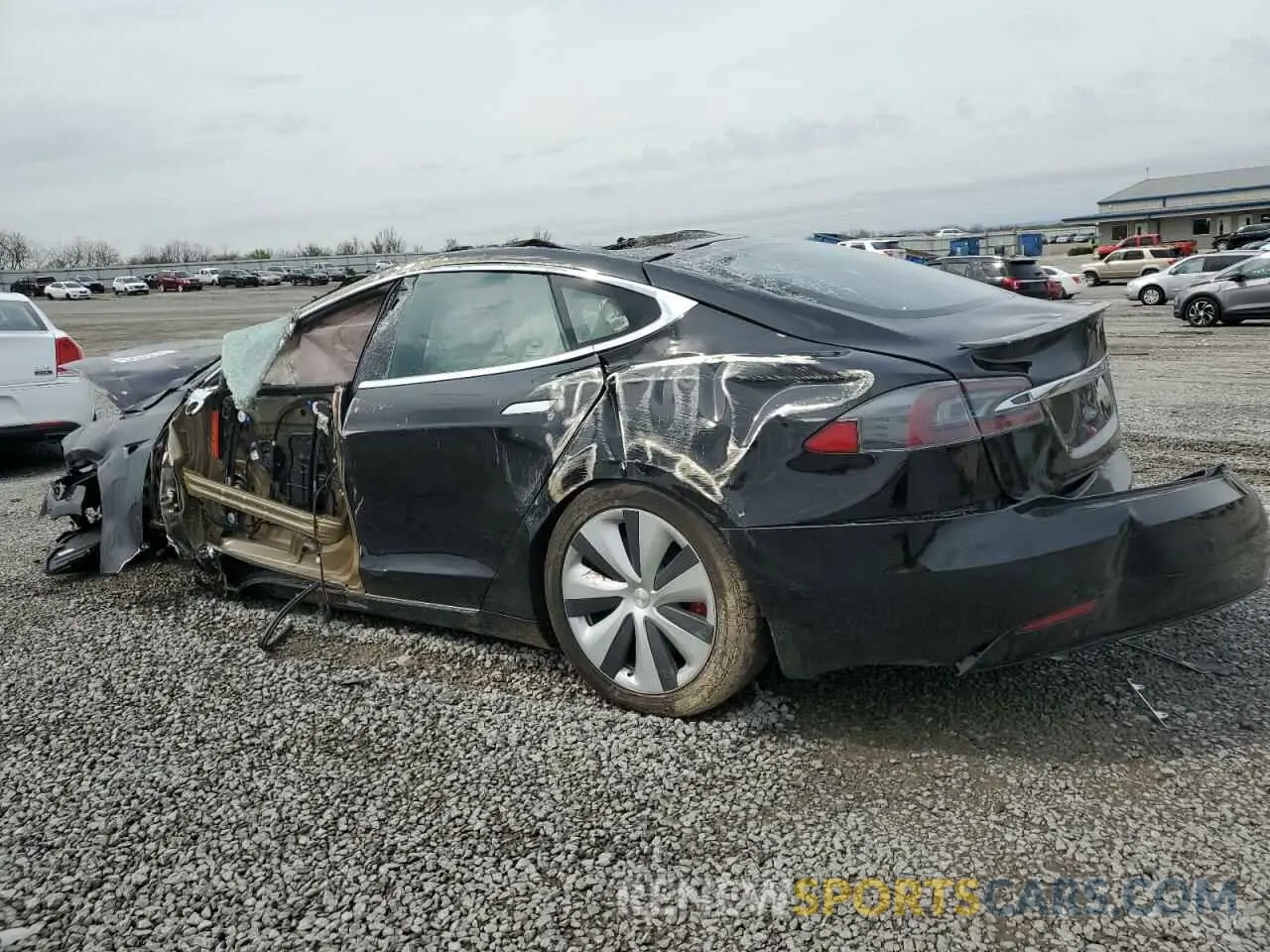 2 fotografías del automóvil dañado 5YJSA1E48LF414933 TESLA MODEL S 2020