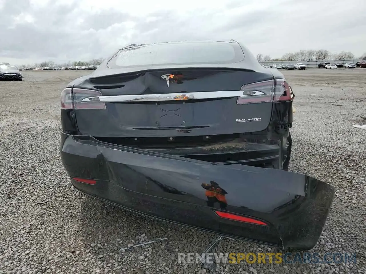 6 fotografías del automóvil dañado 5YJSA1E48LF414933 TESLA MODEL S 2020