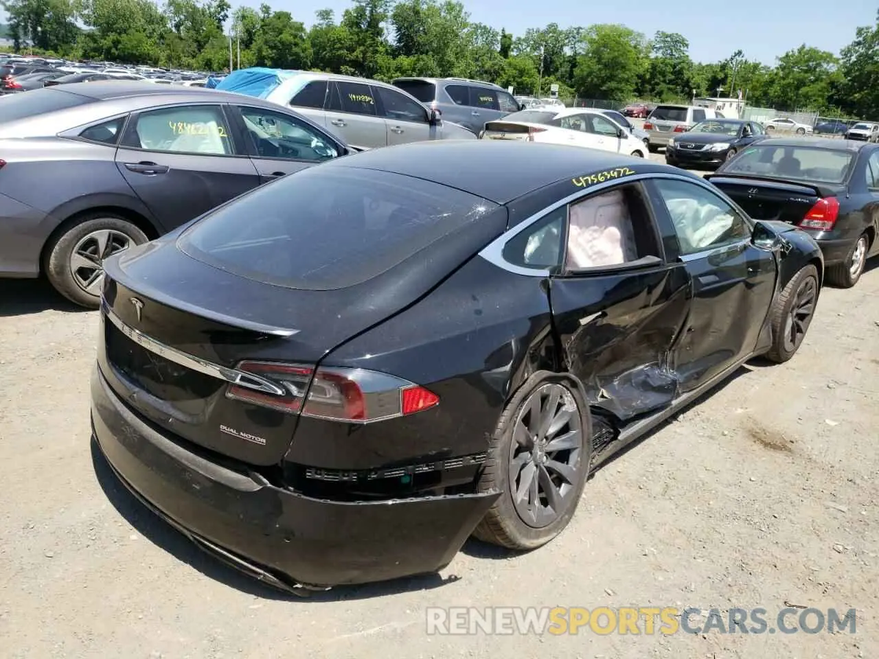 4 fotografías del automóvil dañado 5YJSA1E4XLF390814 TESLA MODEL S 2020