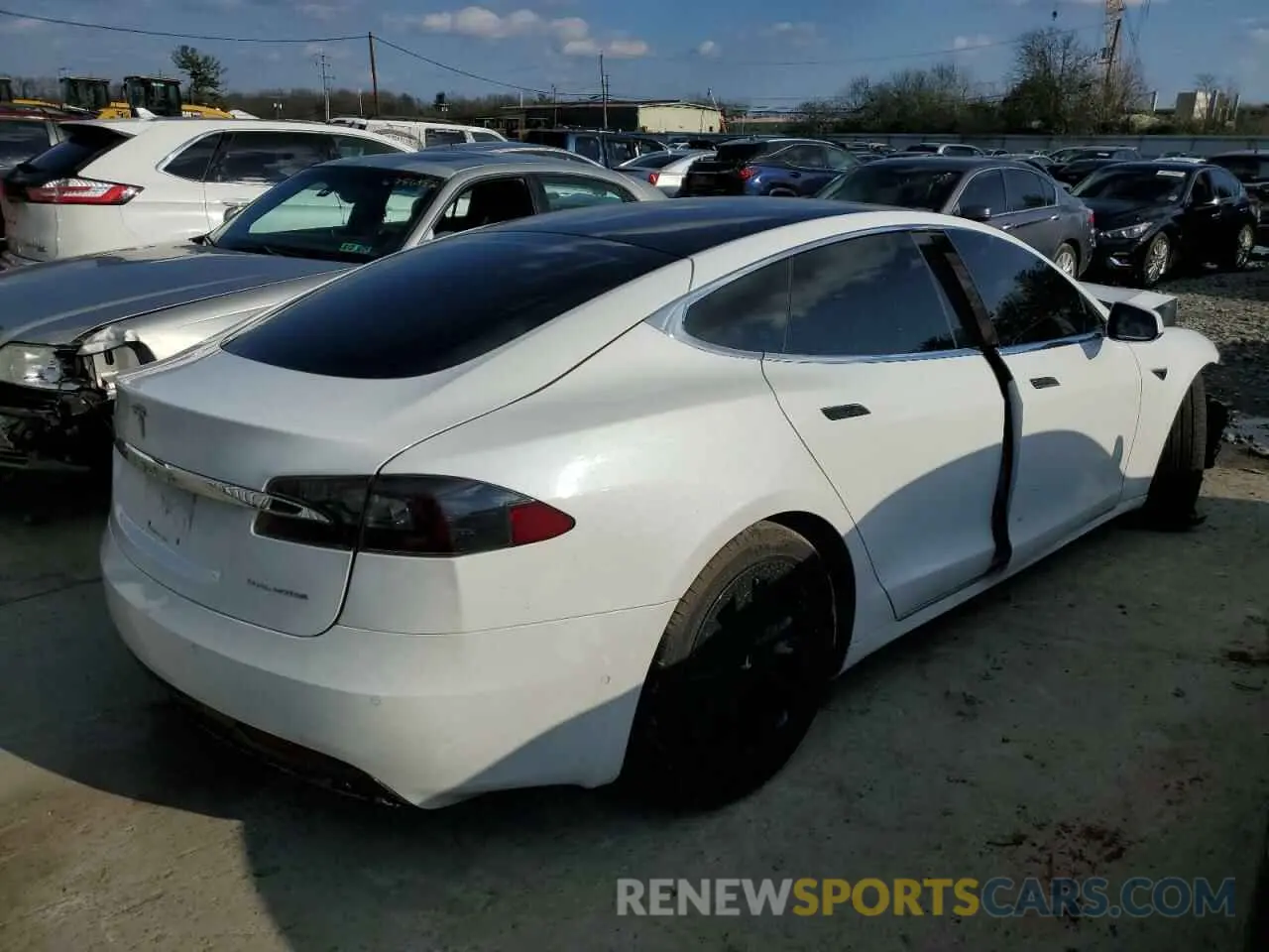 3 fotografías del automóvil dañado 5YJSA1E24MF426884 TESLA MODEL S 2021
