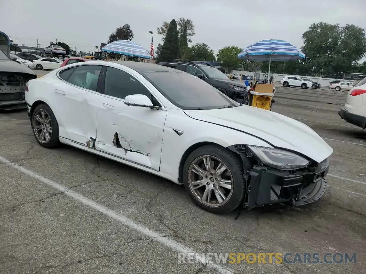 4 fotografías del automóvil dañado 5YJSA1E24MF427775 TESLA MODEL S 2021