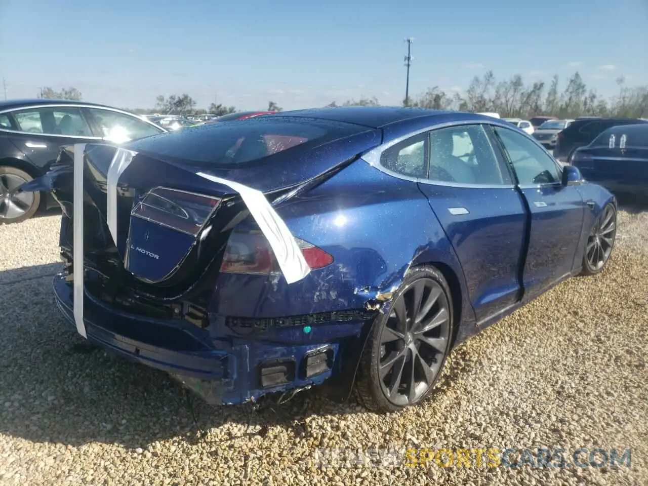4 fotografías del automóvil dañado 5YJSA1E25MF419135 TESLA MODEL S 2021
