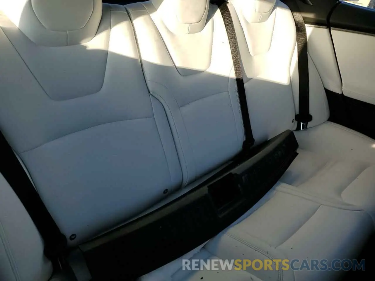 6 fotografías del automóvil dañado 5YJSA1E25MF419135 TESLA MODEL S 2021