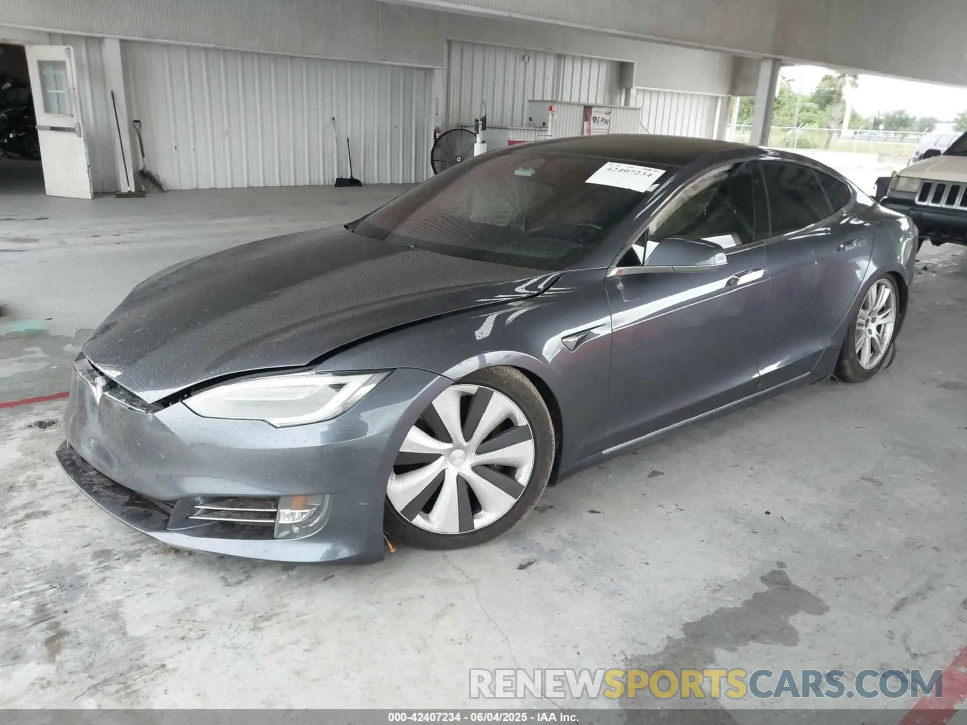 2 fotografías del automóvil dañado 5YJSA1E28MF421655 TESLA MODEL S 2021