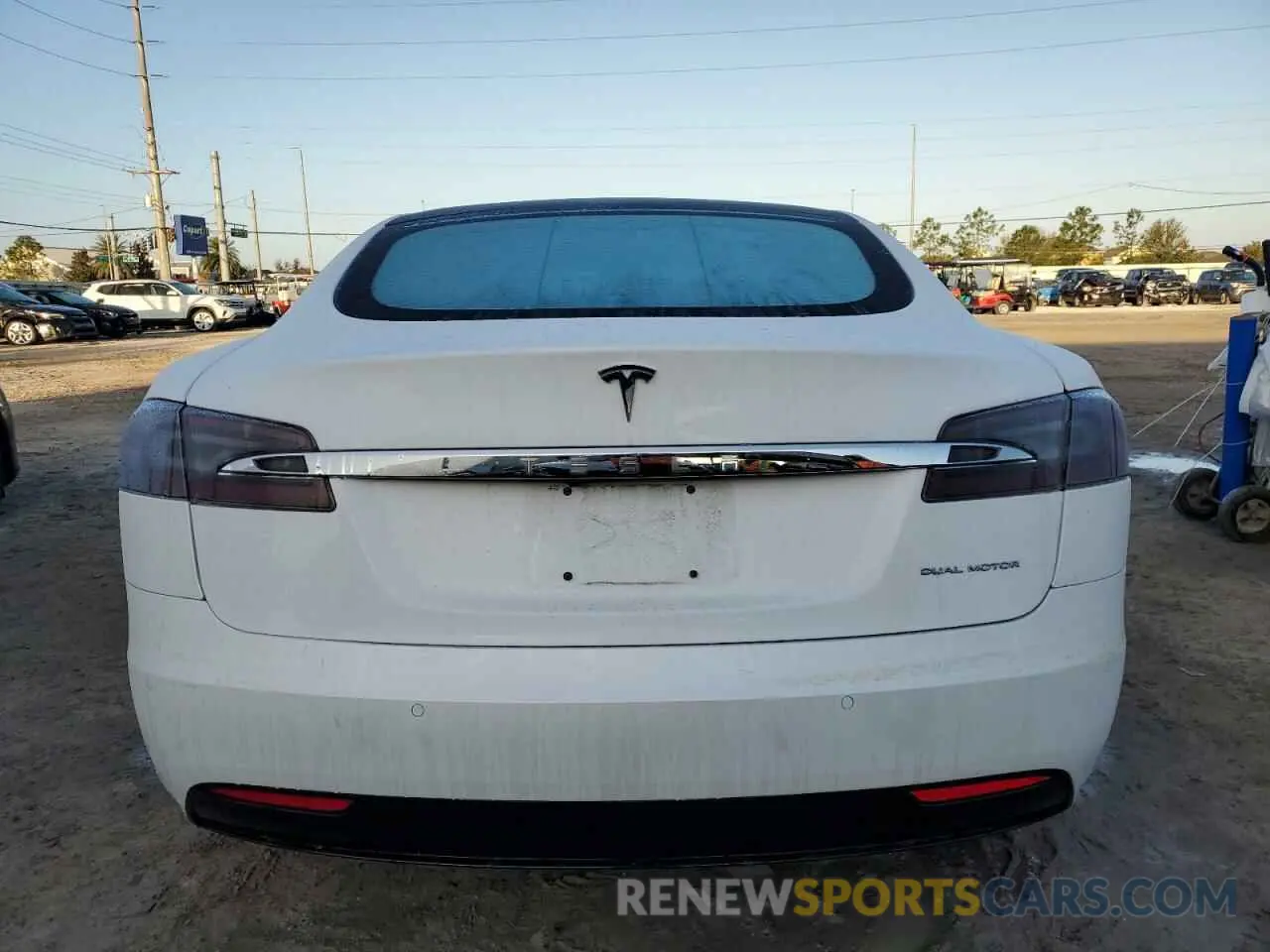 6 fotografías del automóvil dañado 5YJSA1E28MF421736 TESLA MODEL S 2021