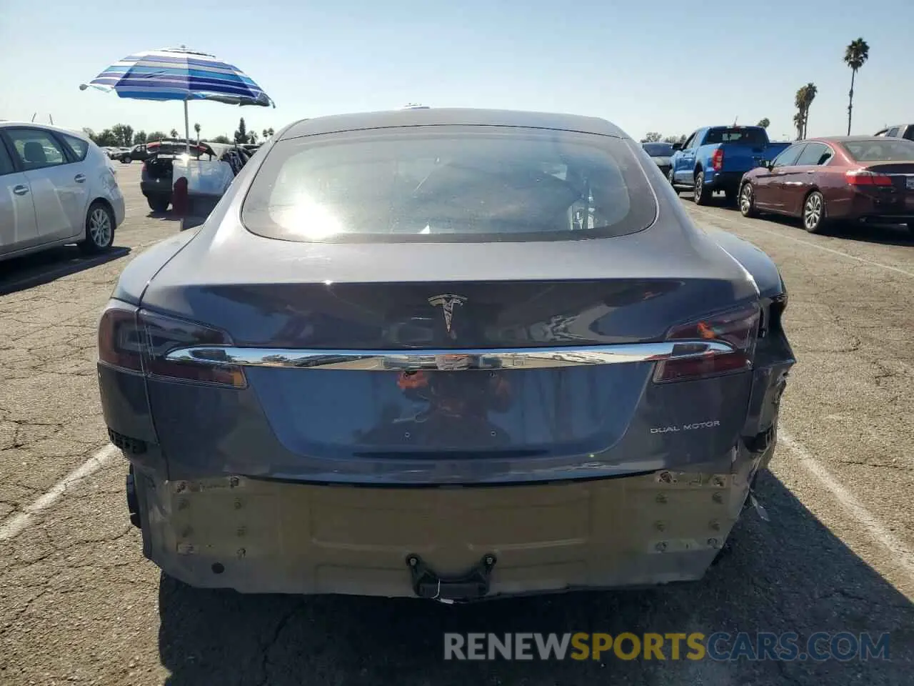 6 fotografías del automóvil dañado 5YJSA1E28MF425611 TESLA MODEL S 2021