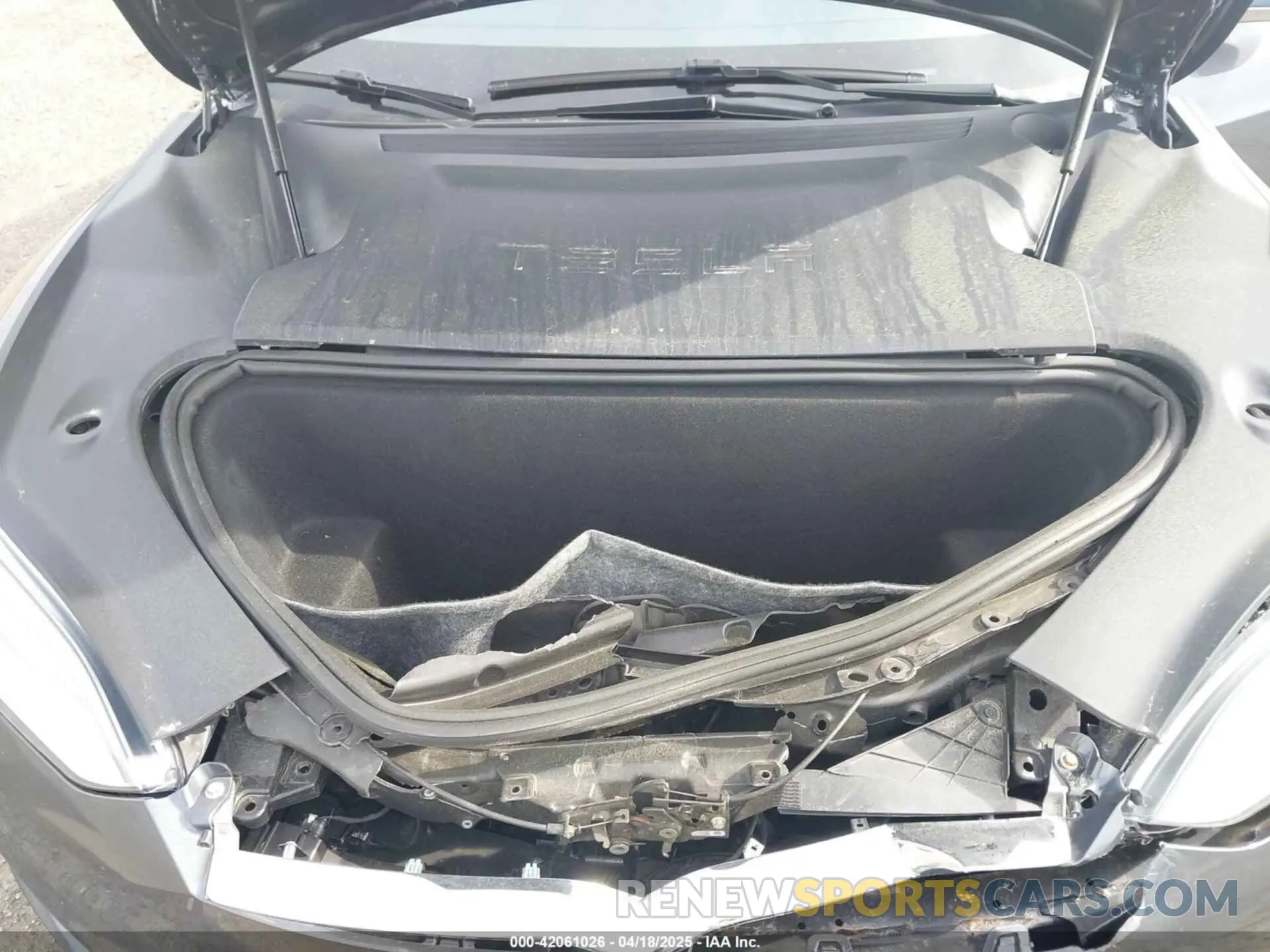 10 fotografías del automóvil dañado 5YJSA1E46MF427813 TESLA MODEL S 2021