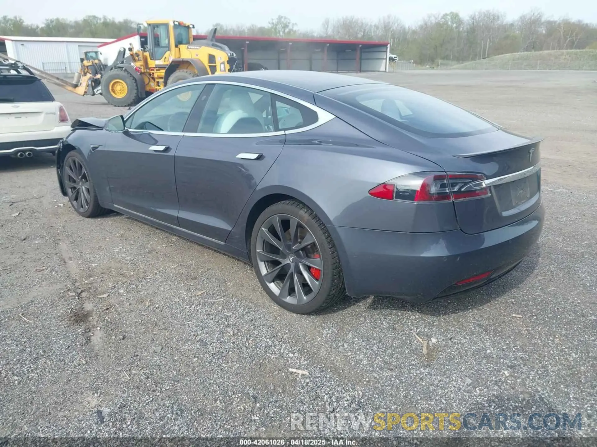3 fotografías del automóvil dañado 5YJSA1E46MF427813 TESLA MODEL S 2021