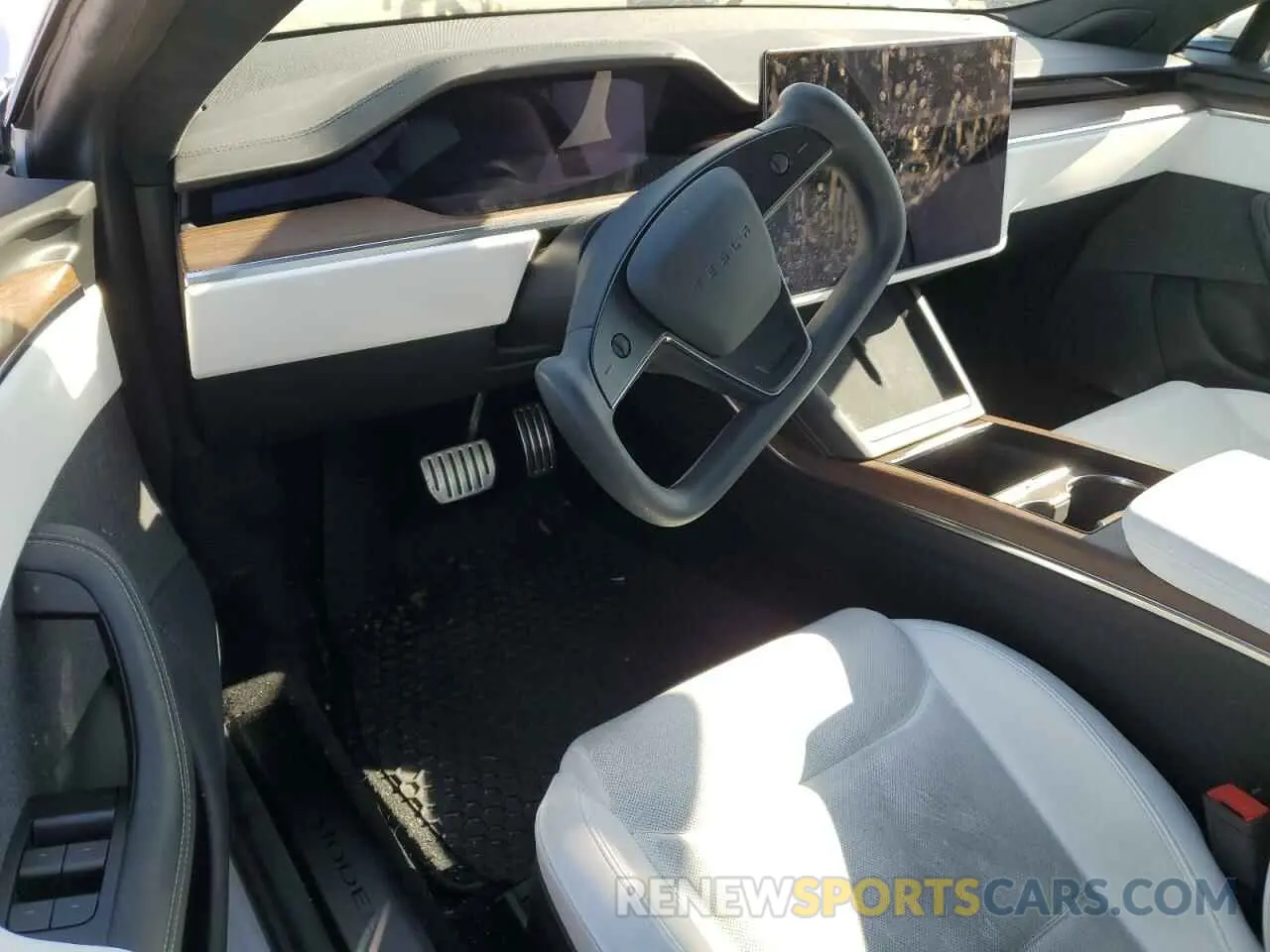 8 fotografías del automóvil dañado 5YJSA1E50MF452683 TESLA MODEL S 2021
