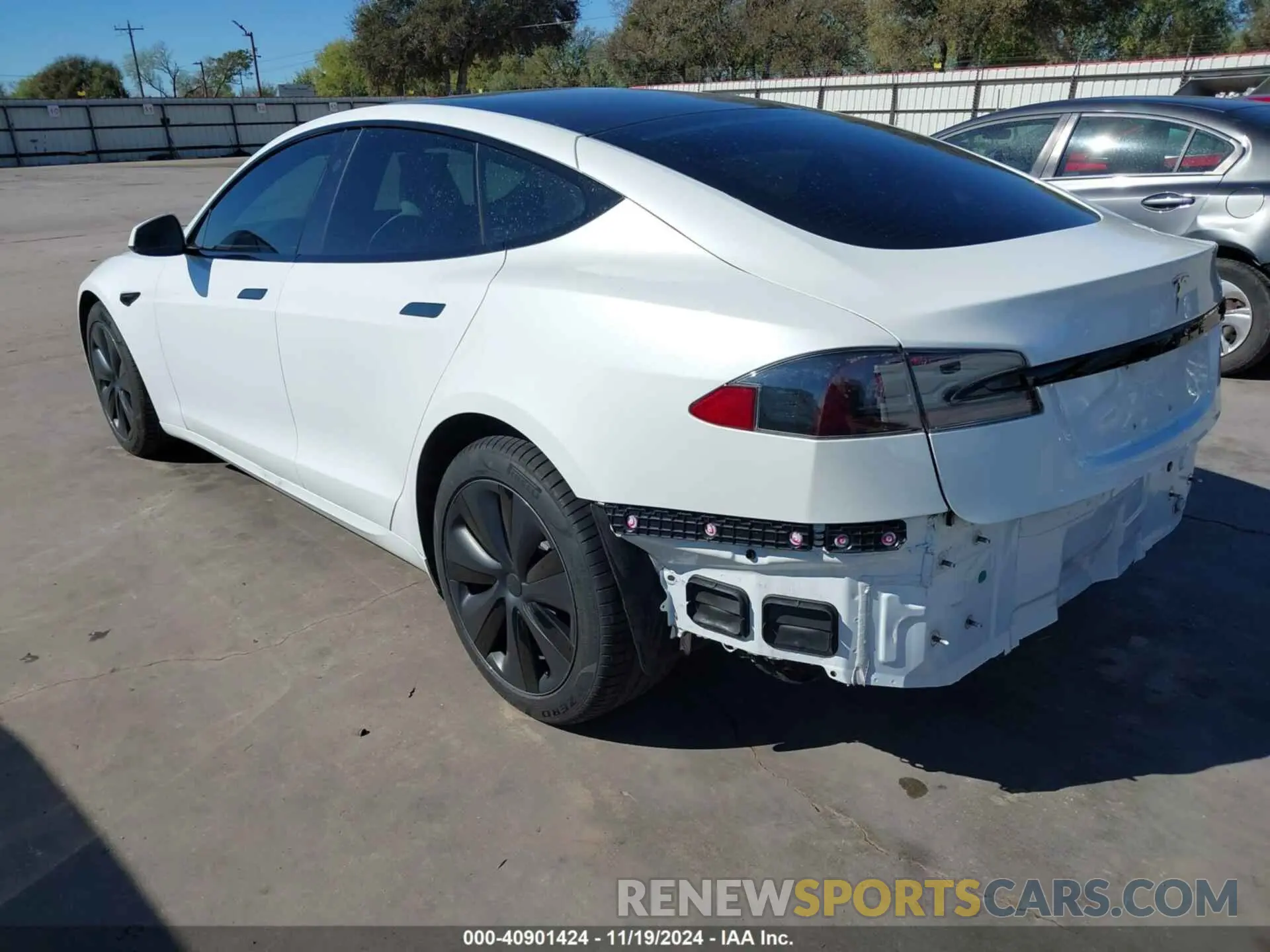 3 fotografías del automóvil dañado 5YJSA1E50MF455521 TESLA MODEL S 2021