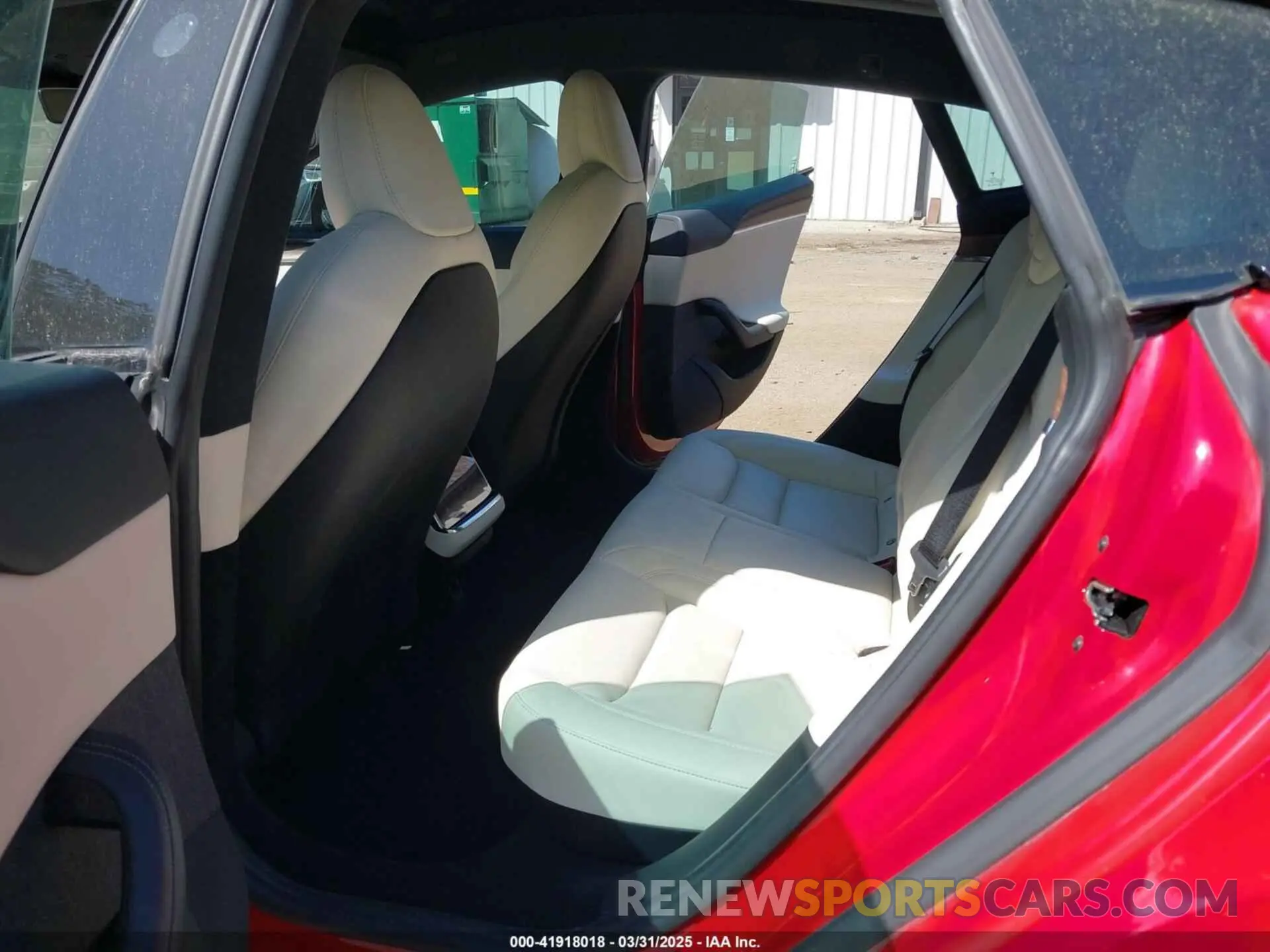 8 fotografías del automóvil dañado 5YJSA1E51MF436329 TESLA MODEL S 2021