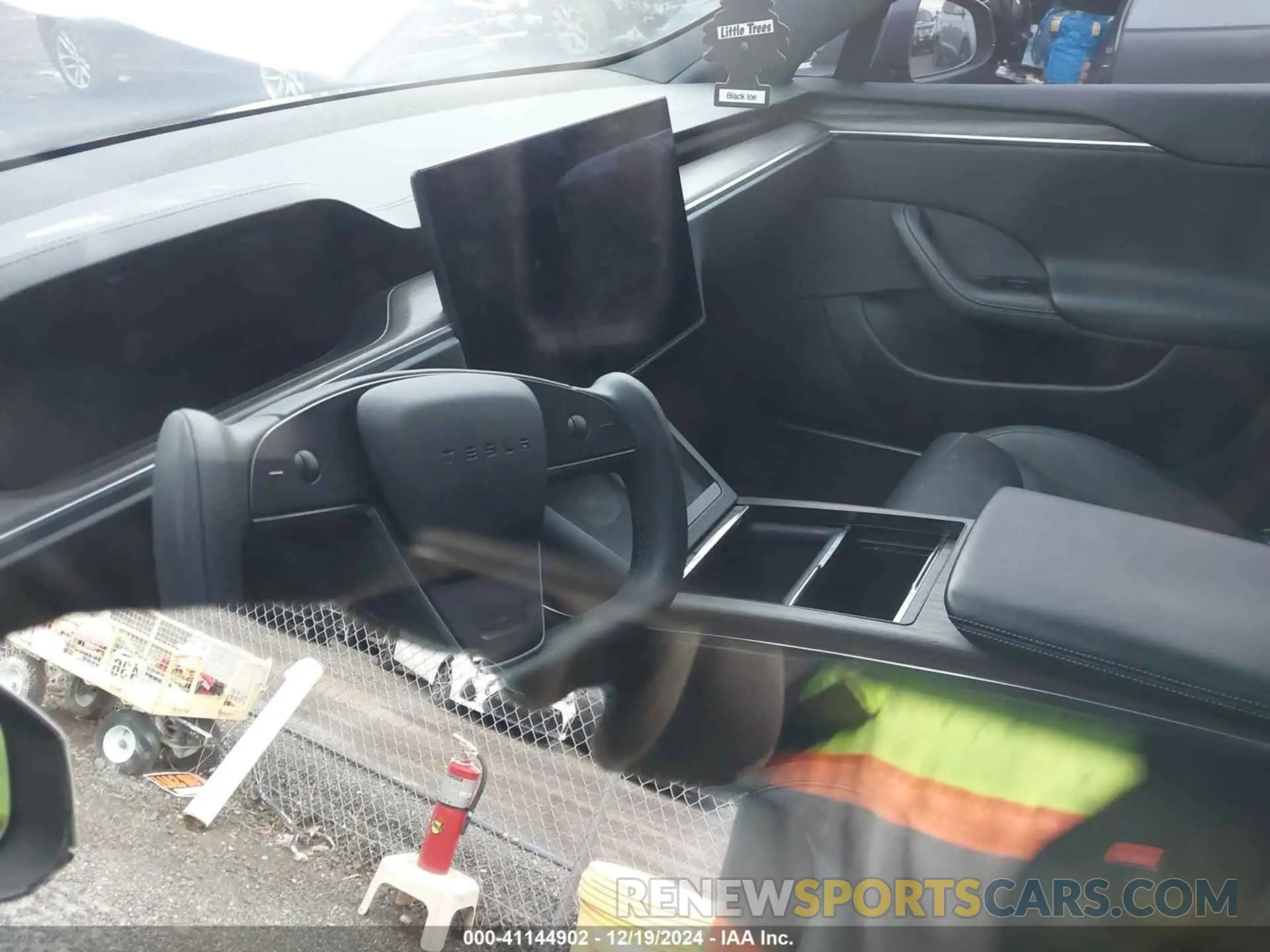17 fotografías del automóvil dañado 5YJSA1E51MF440929 TESLA MODEL S 2021
