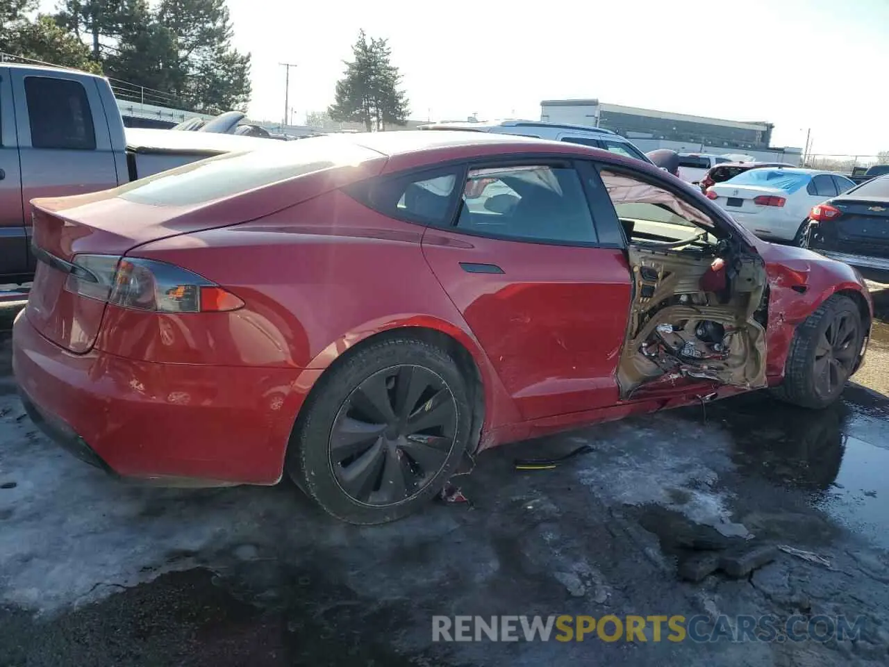 3 fotografías del automóvil dañado 5YJSA1E52MF439286 TESLA MODEL S 2021