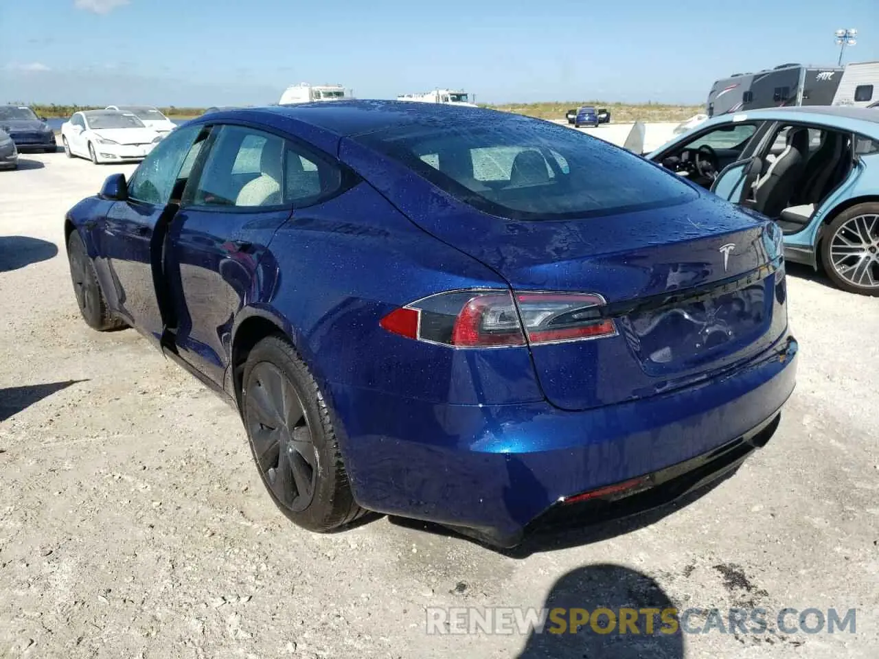 3 fotografías del automóvil dañado 5YJSA1E52MF454788 TESLA MODEL S 2021