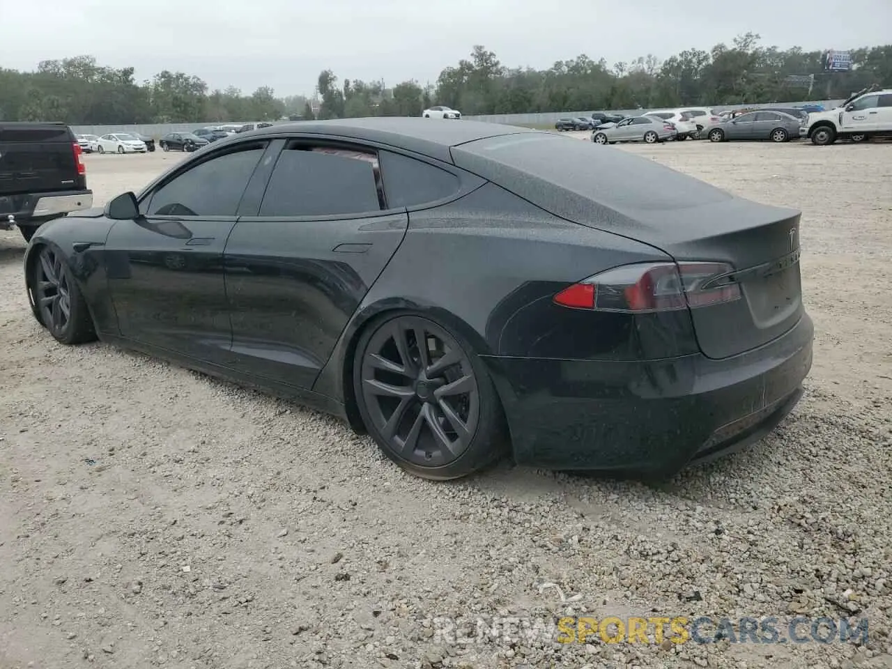 2 fotografías del automóvil dañado 5YJSA1E53MF429348 TESLA MODEL S 2021
