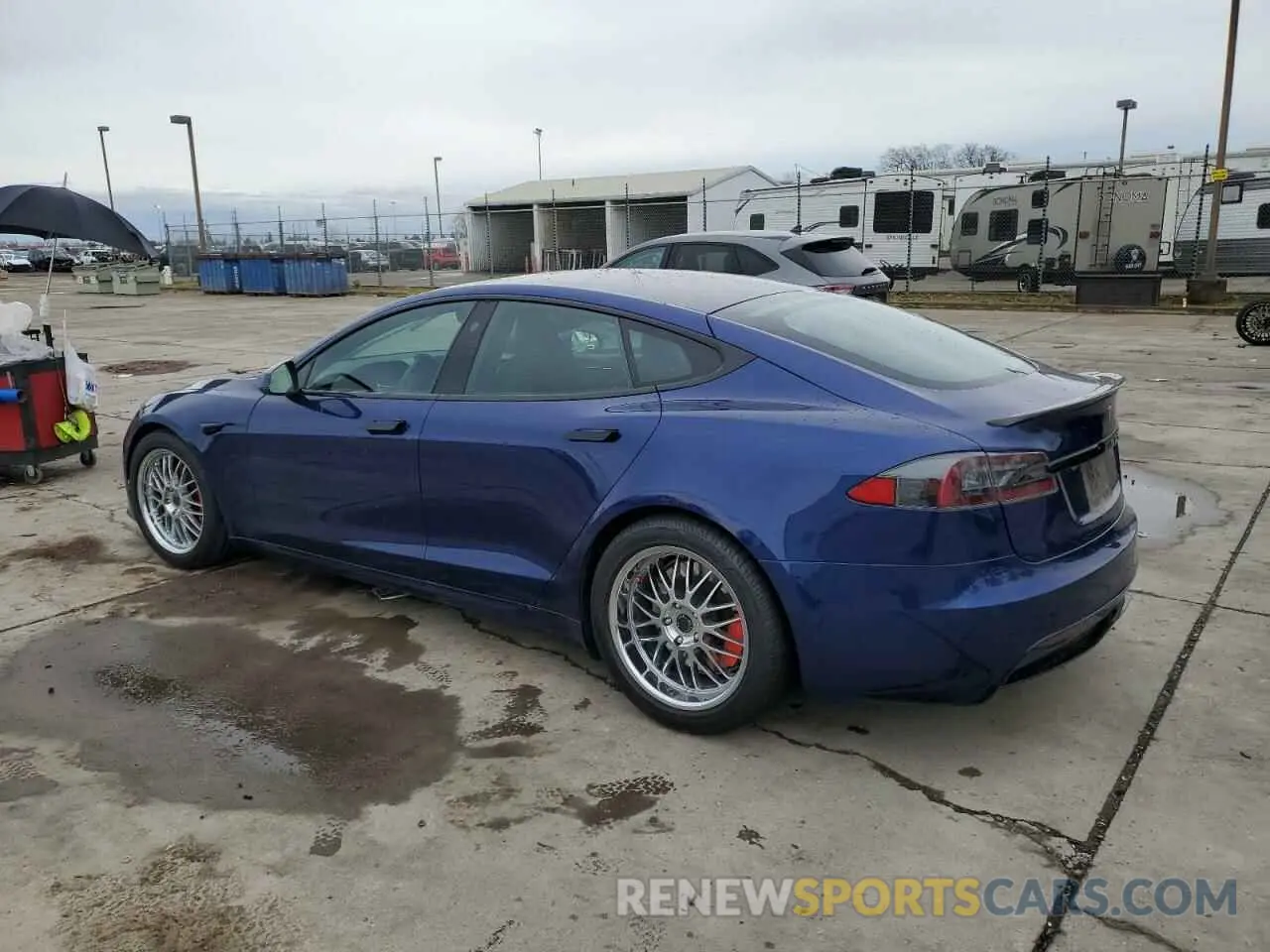 2 fotografías del automóvil dañado 5YJSA1E53MF443685 TESLA MODEL S 2021
